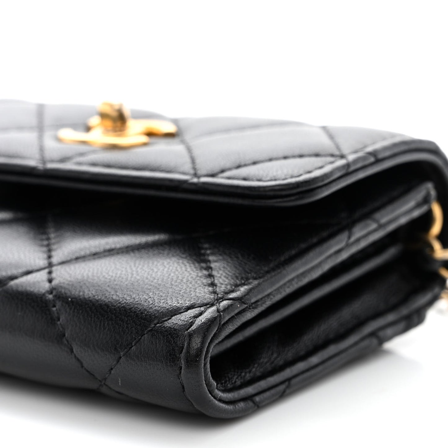 Lambskin Quilted Pearl Crush Clutch With Chain Black