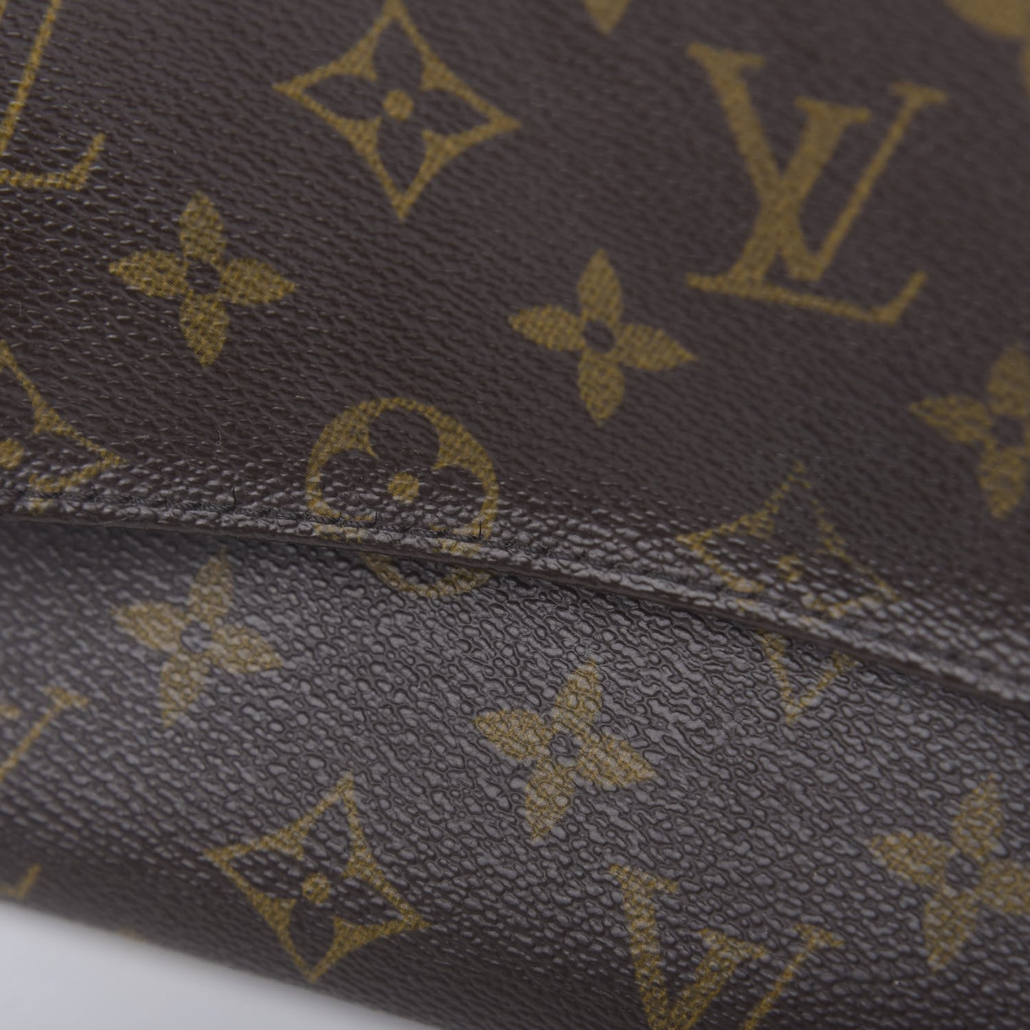 Monogram Mini Looping