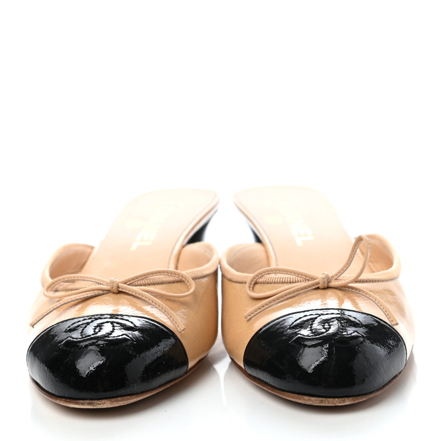 Patent Calfskin Cap Toe CC Mules 39 Beige Black