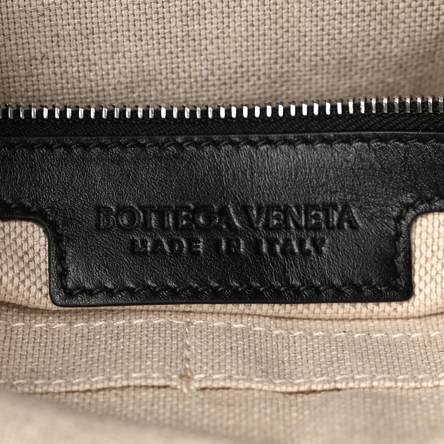 Nappa Intrecciato Andiamo Flat Messenger Black