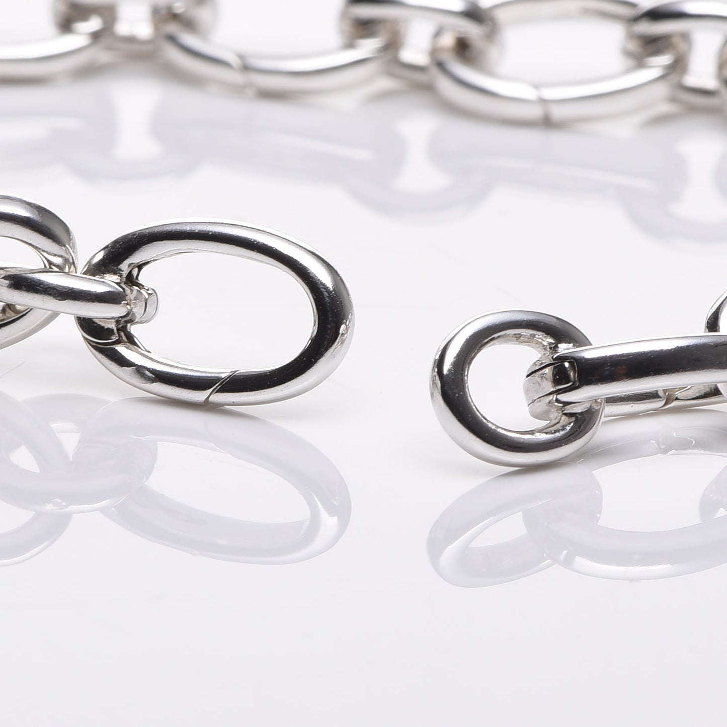 Sterling Silver Oval Clasping Link Bracelet