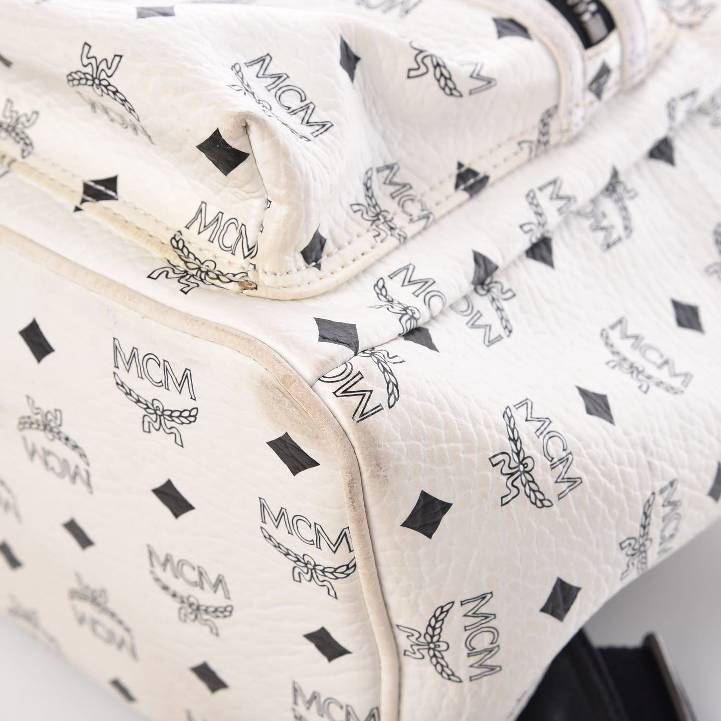 Visetos Side Stud Medium Stark Backpack White