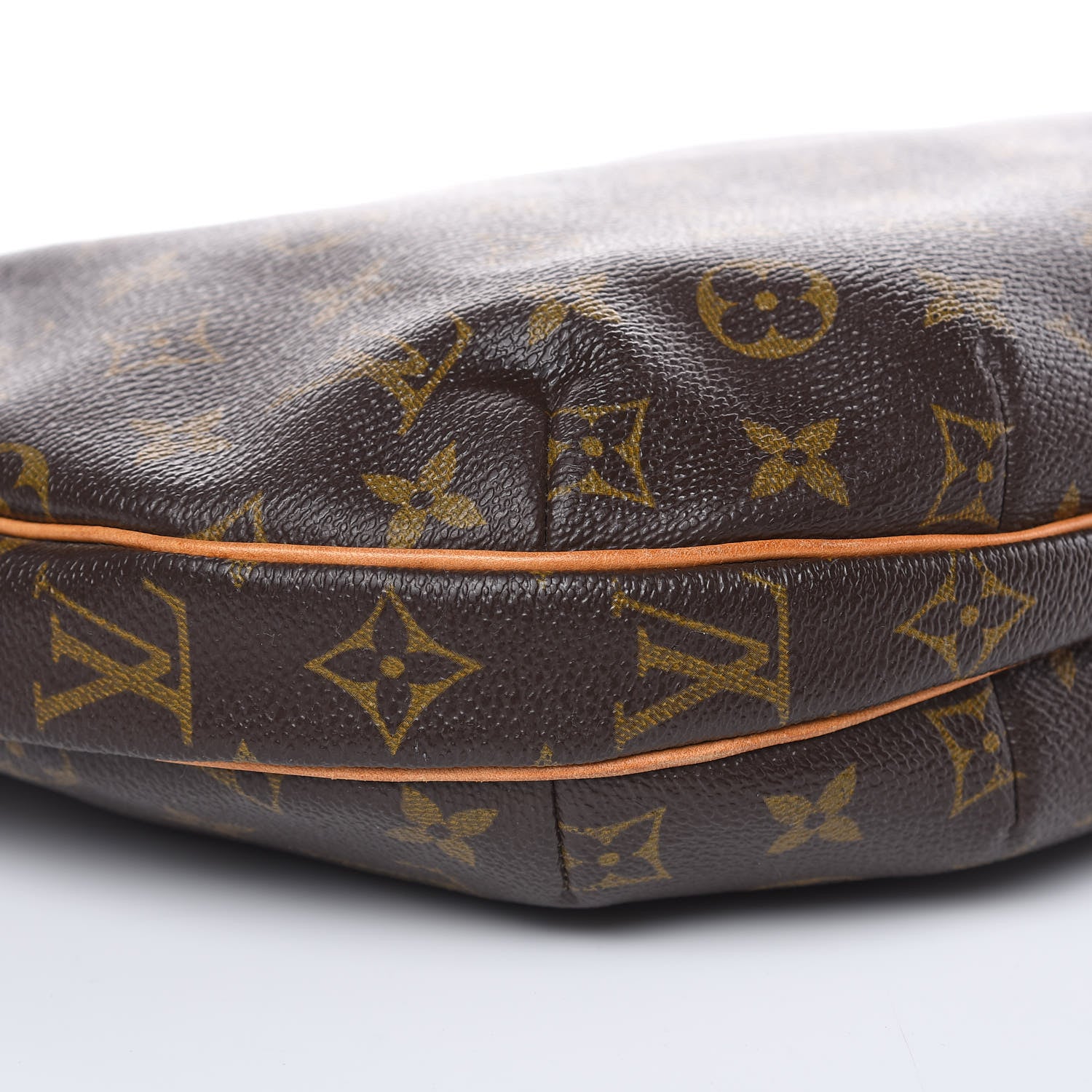 Louis Vuitton Monogram Croissant MM 7 of 16