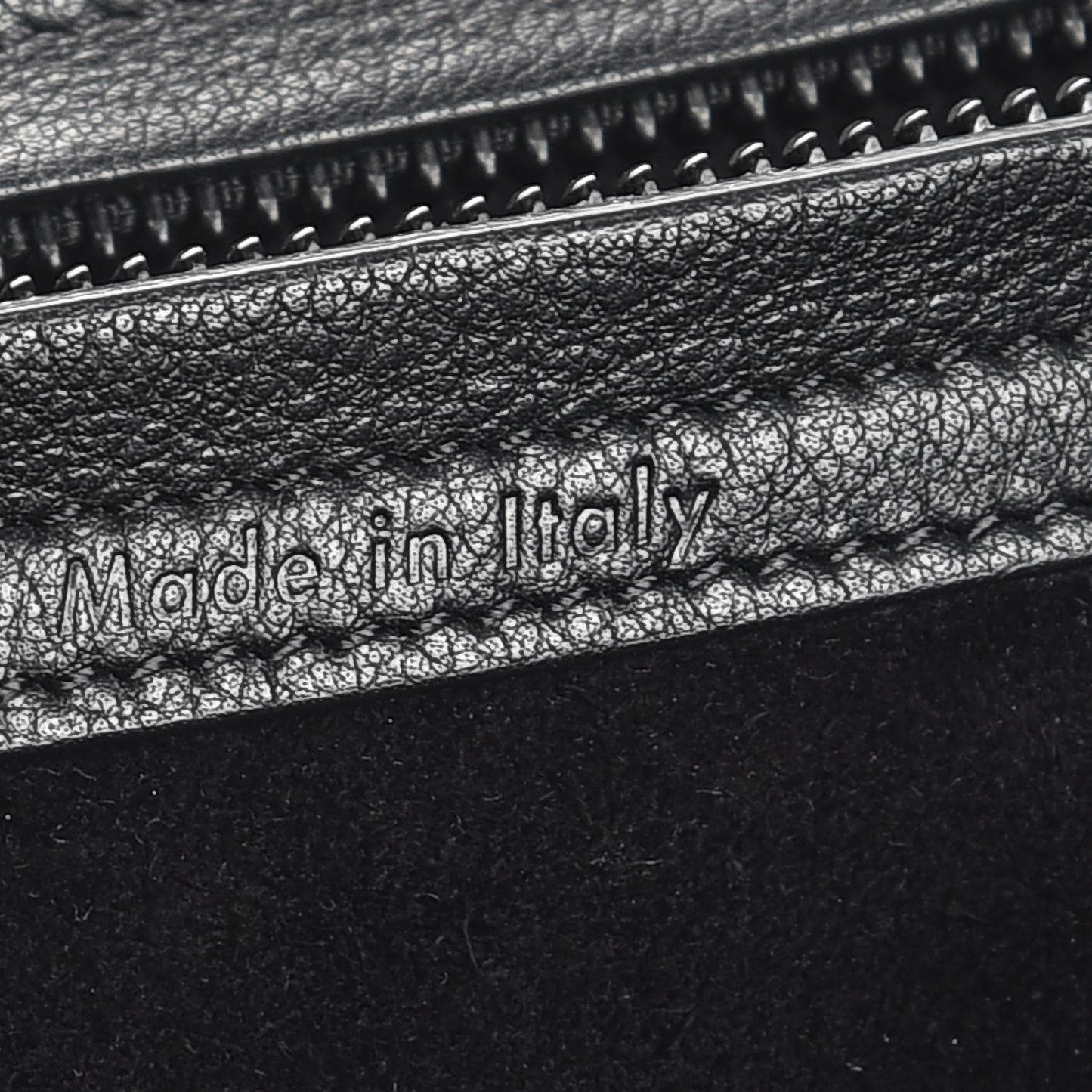 Supple Calfskin Medium Phantom Luggage Black