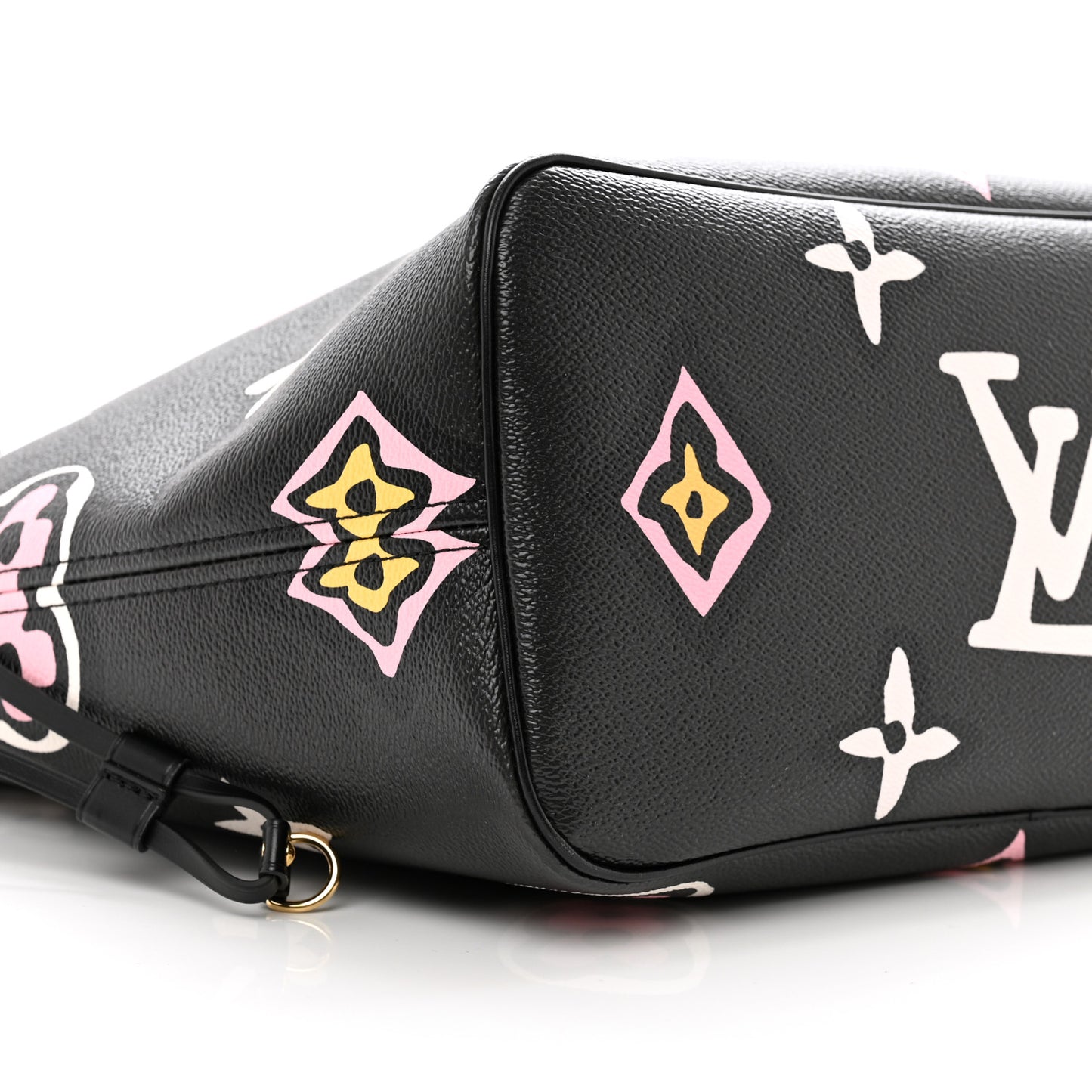 Monogram Giant Wild at Heart Neverfull MM Black