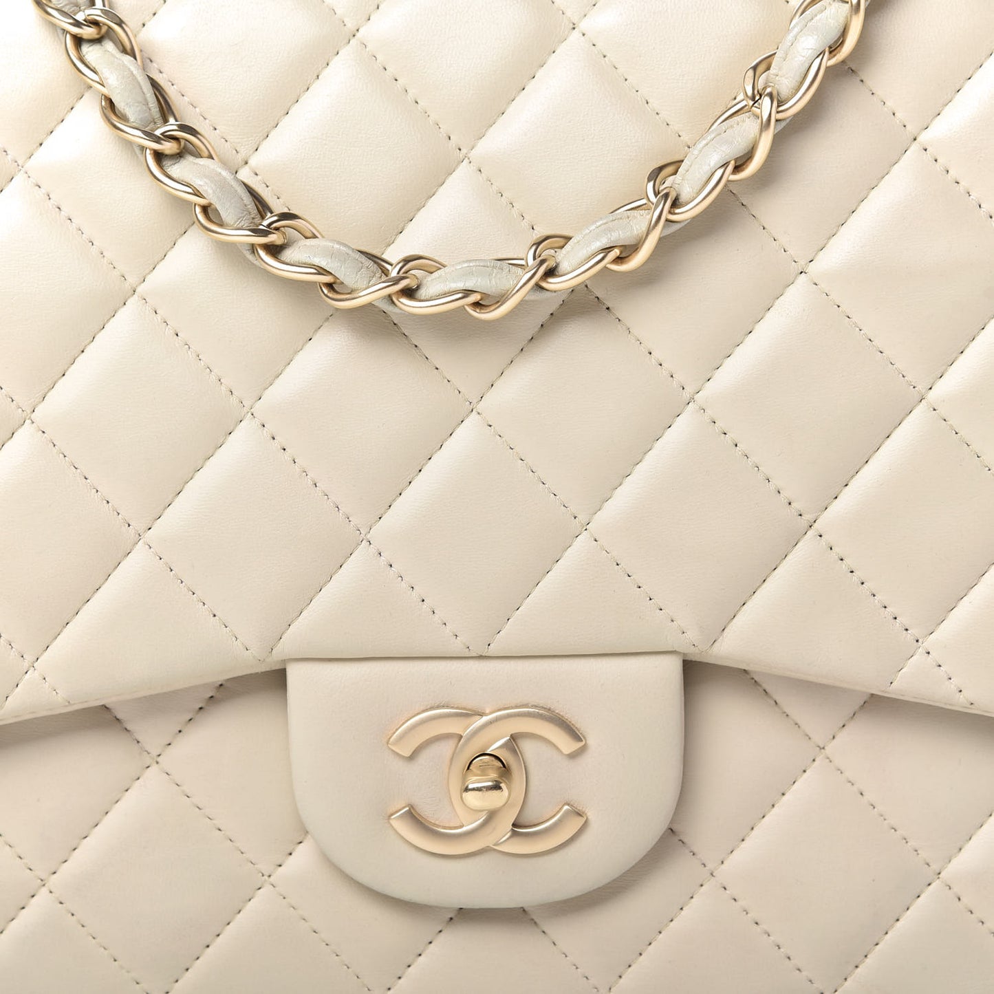 Lambskin Quilted Jumbo Single Flap Ivory