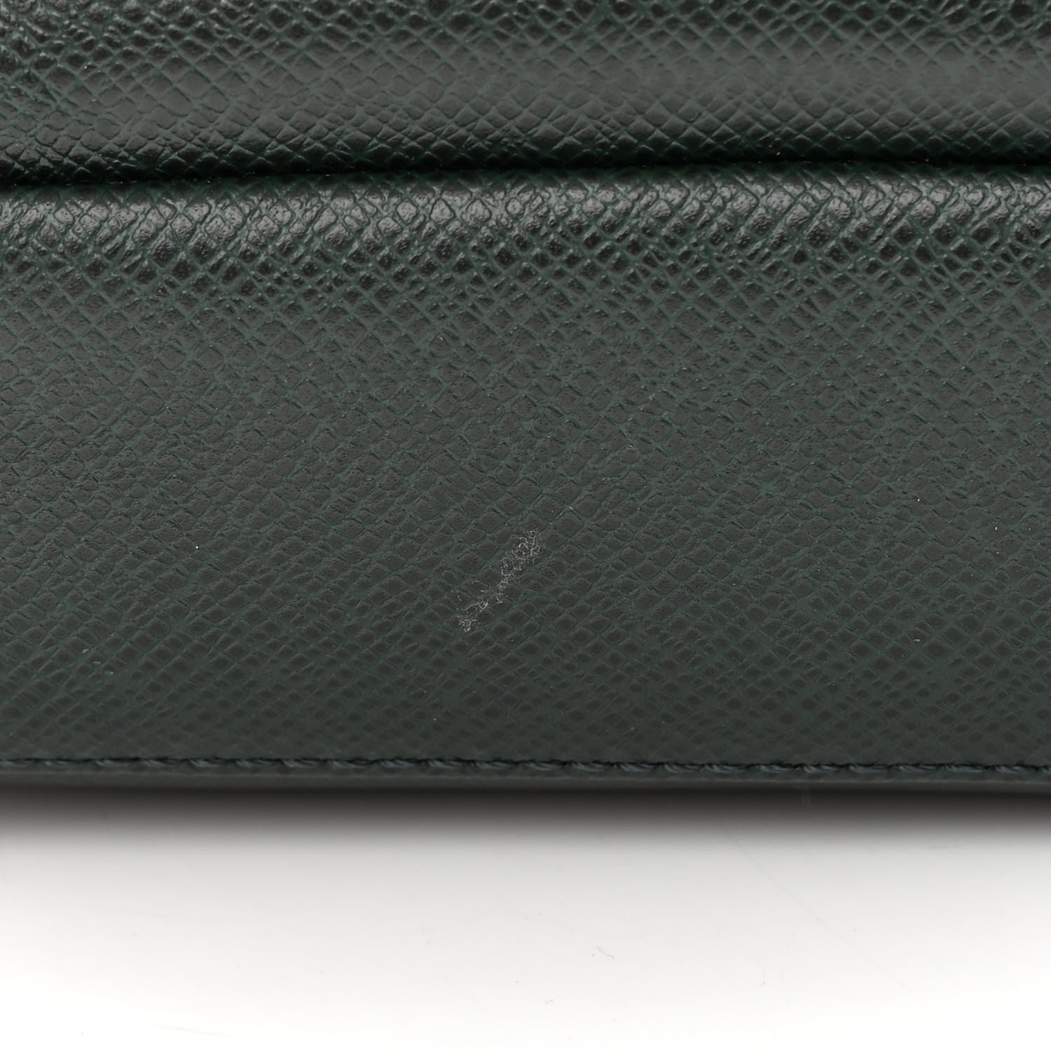 Louis Vuitton Taiga Avenue Sling Bag Epicea 10 of 12