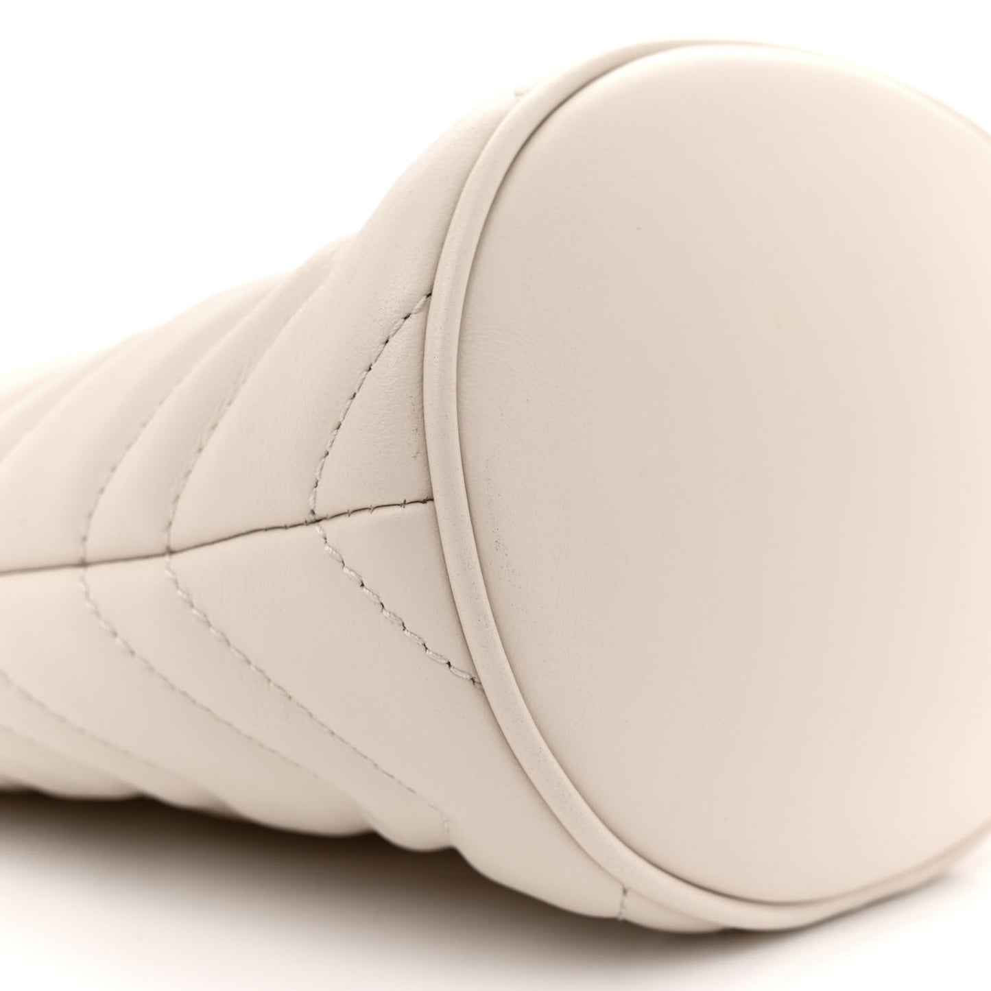 Calfskin Matelasse Mini GG Marmont 2.0 Bucket Bag White
