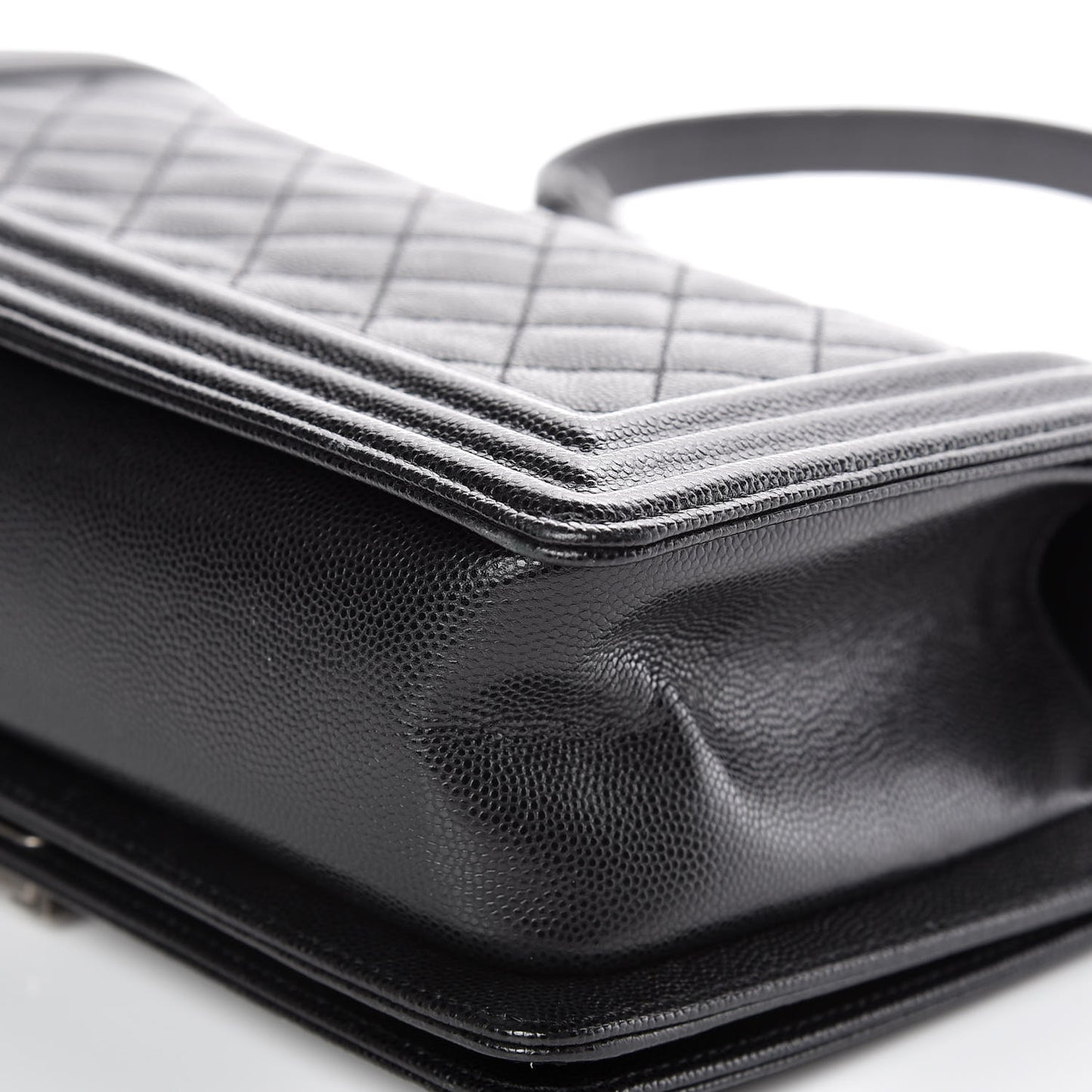 Caviar Quilted Medium Boy Flap Black