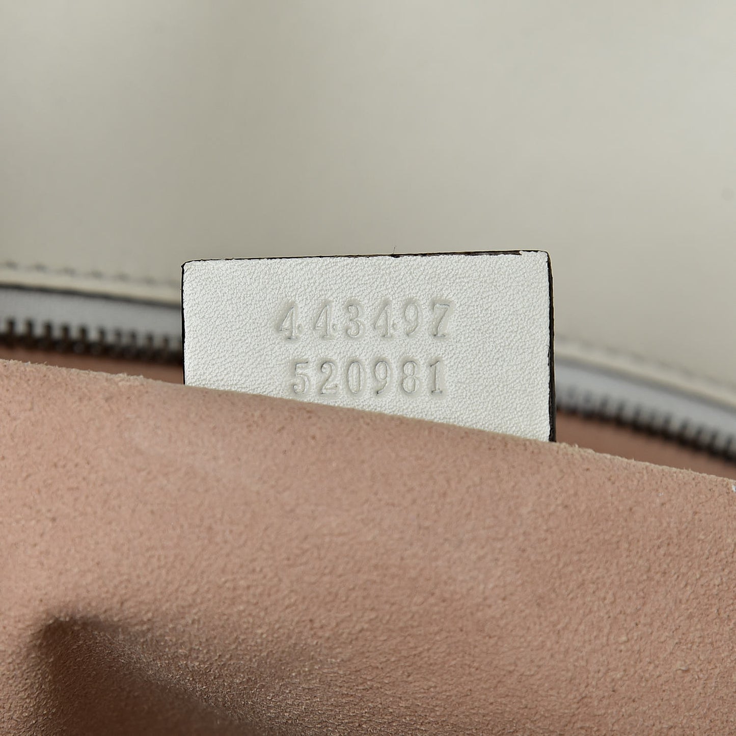 Calfskin Matelasse Small GG Marmont Shoulder Bag White