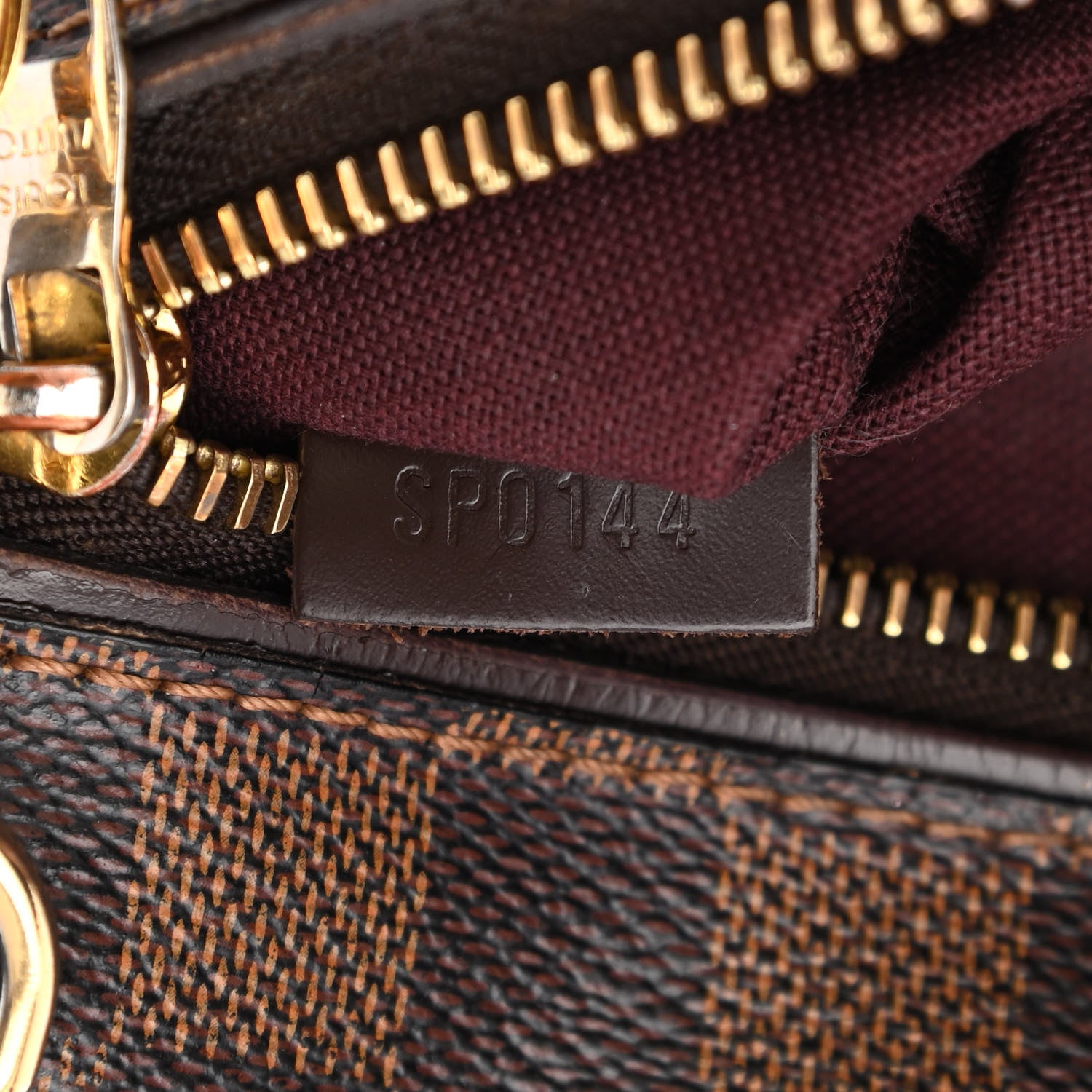 Louis Vuitton Damier Ebene Hoxton PM 8 of 18