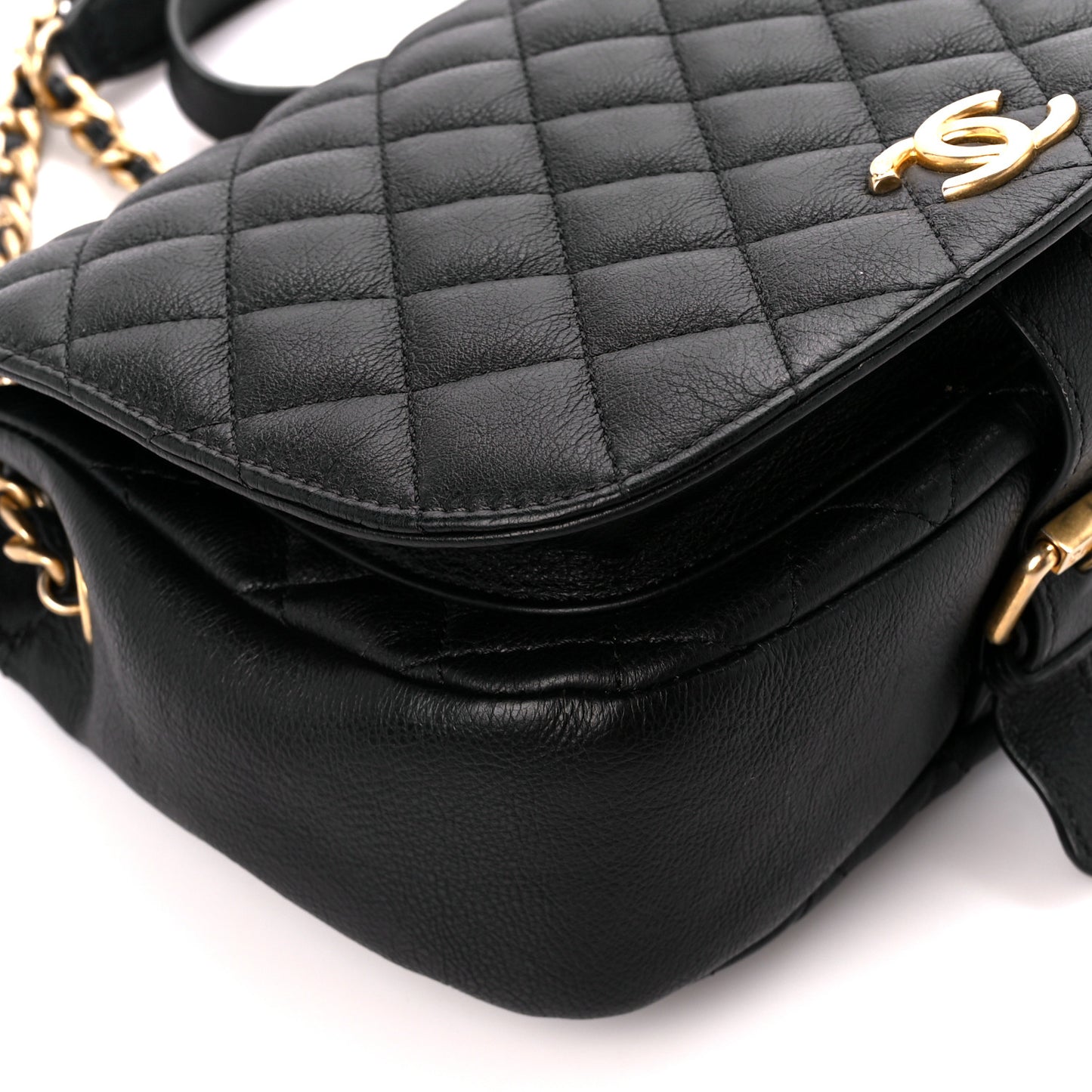 Grained Calfskin Quilted Messenger Flap Black