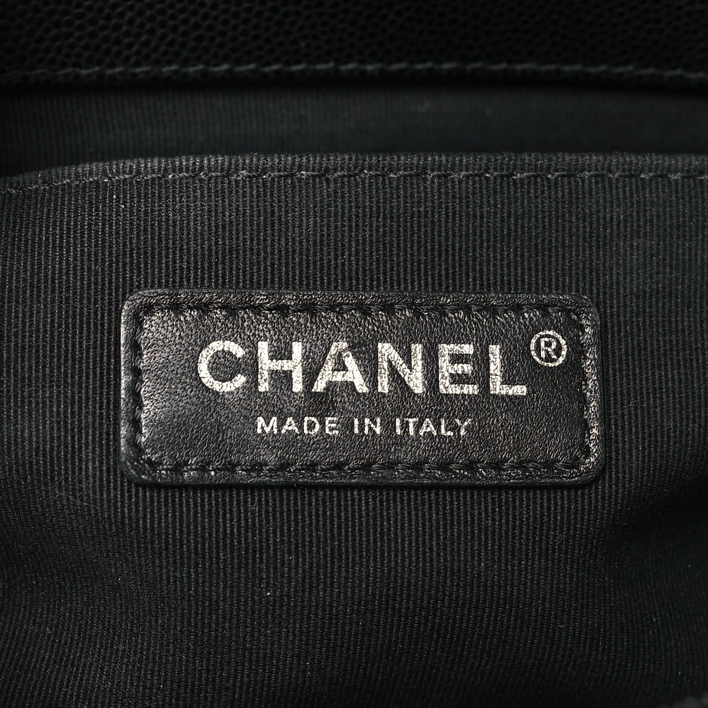 Caviar Quilted Medium Boy Flap Black