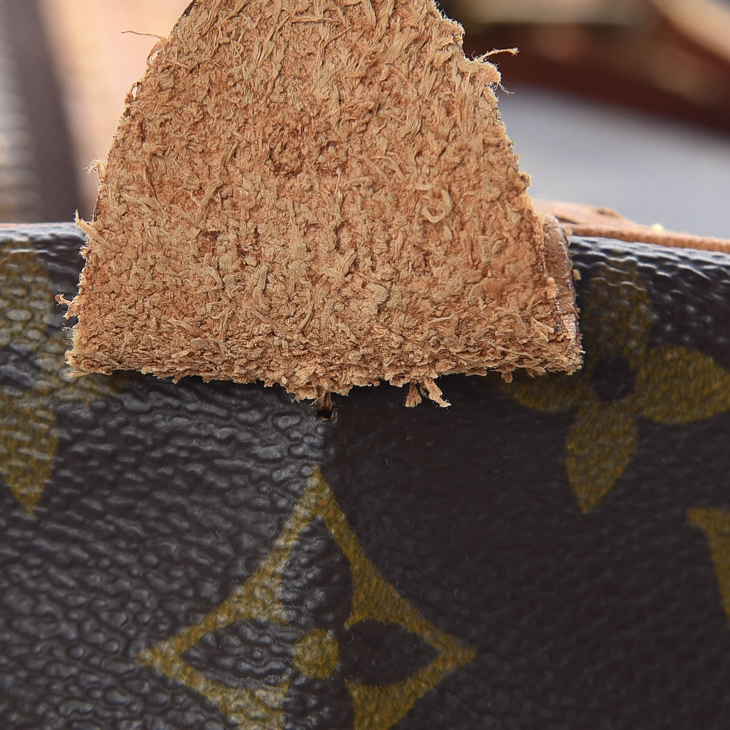 Louis Vuitton Monogram Sac Souple 35 7 of 23