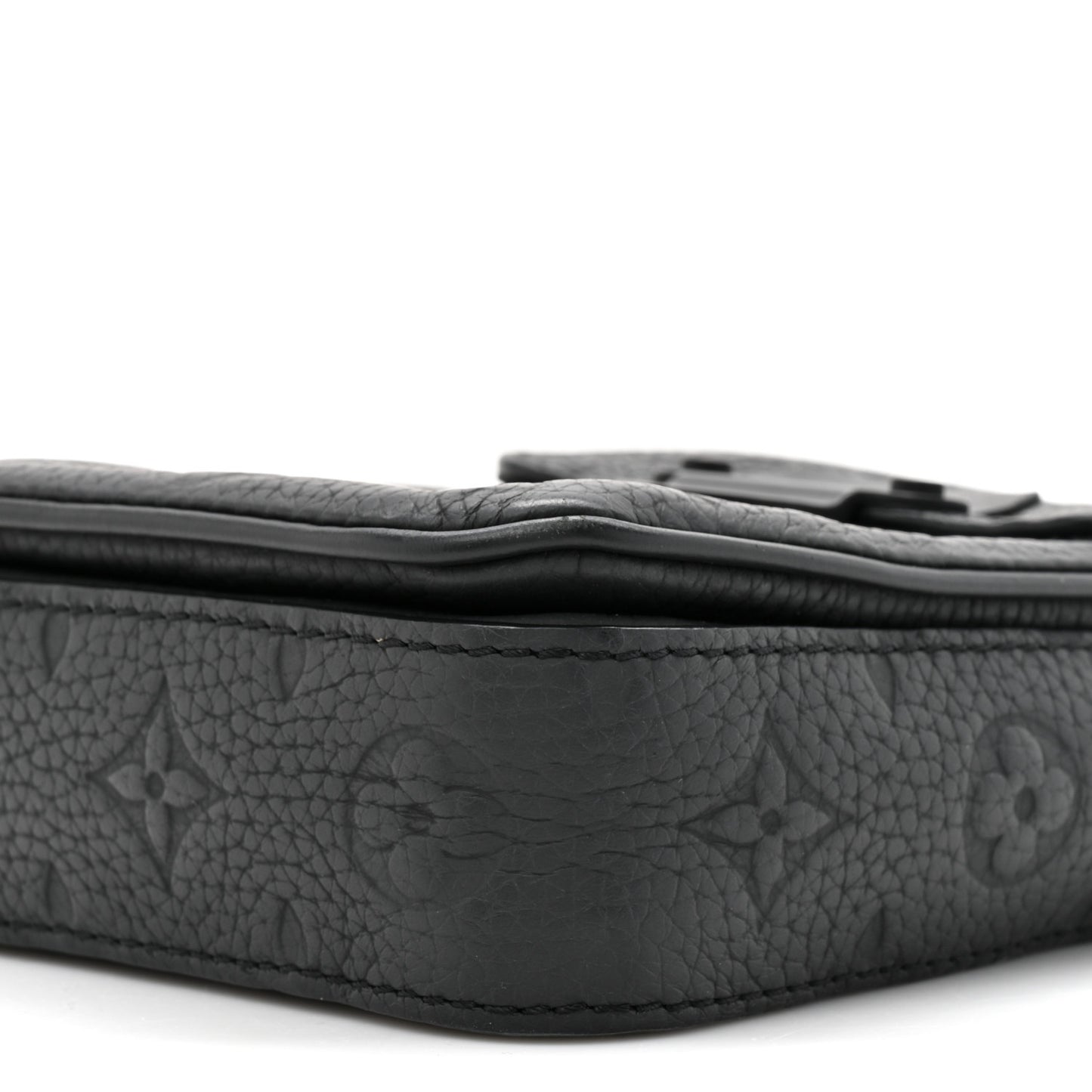 Taurillon Monogram S Lock Wearable Wallet Black