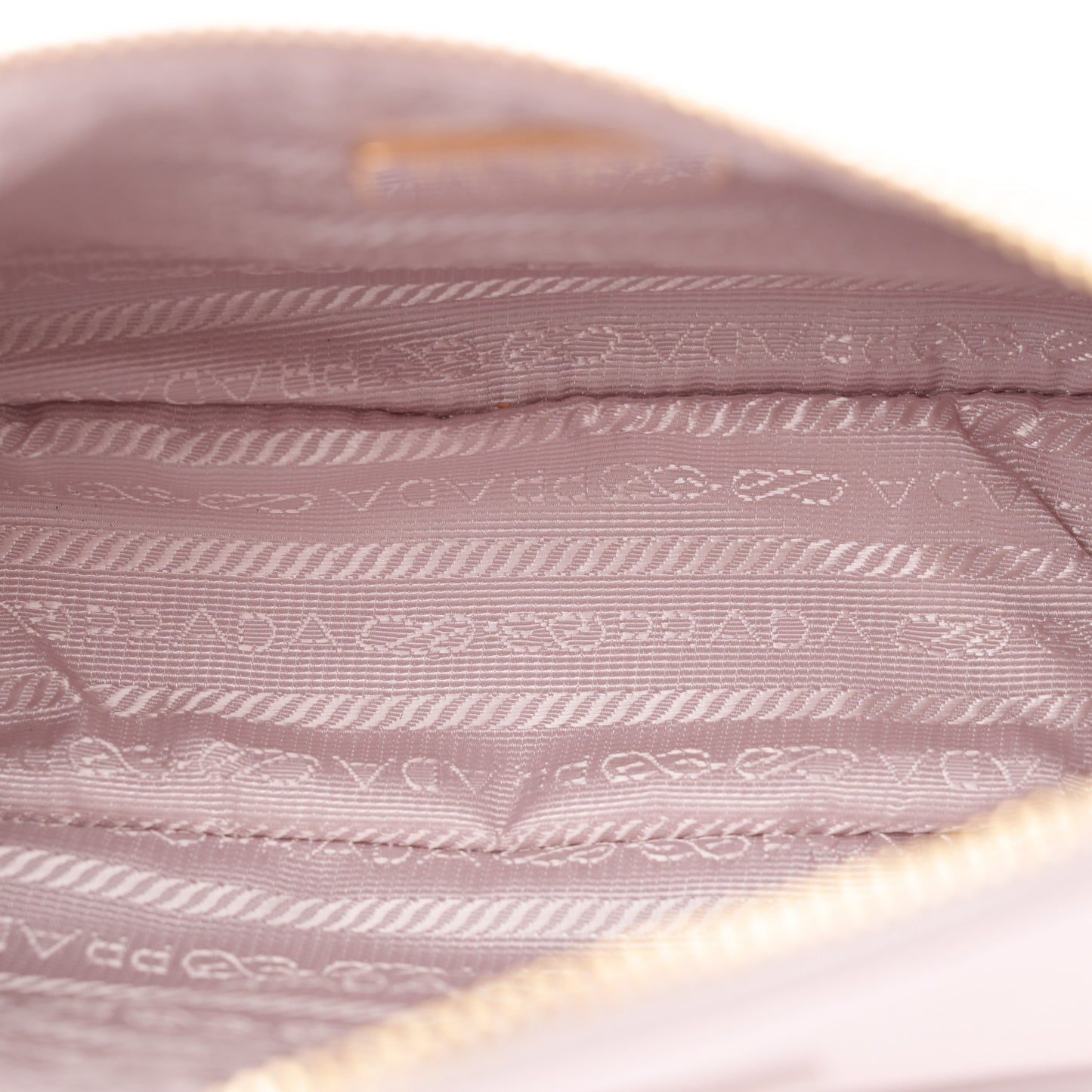 Saffiano Lux Re-Edition 2005 Shoulder Bag Alabastro