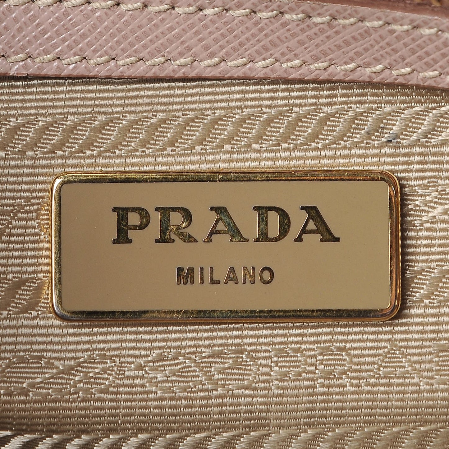 Saffiano Lux Medium Tote Cammeo