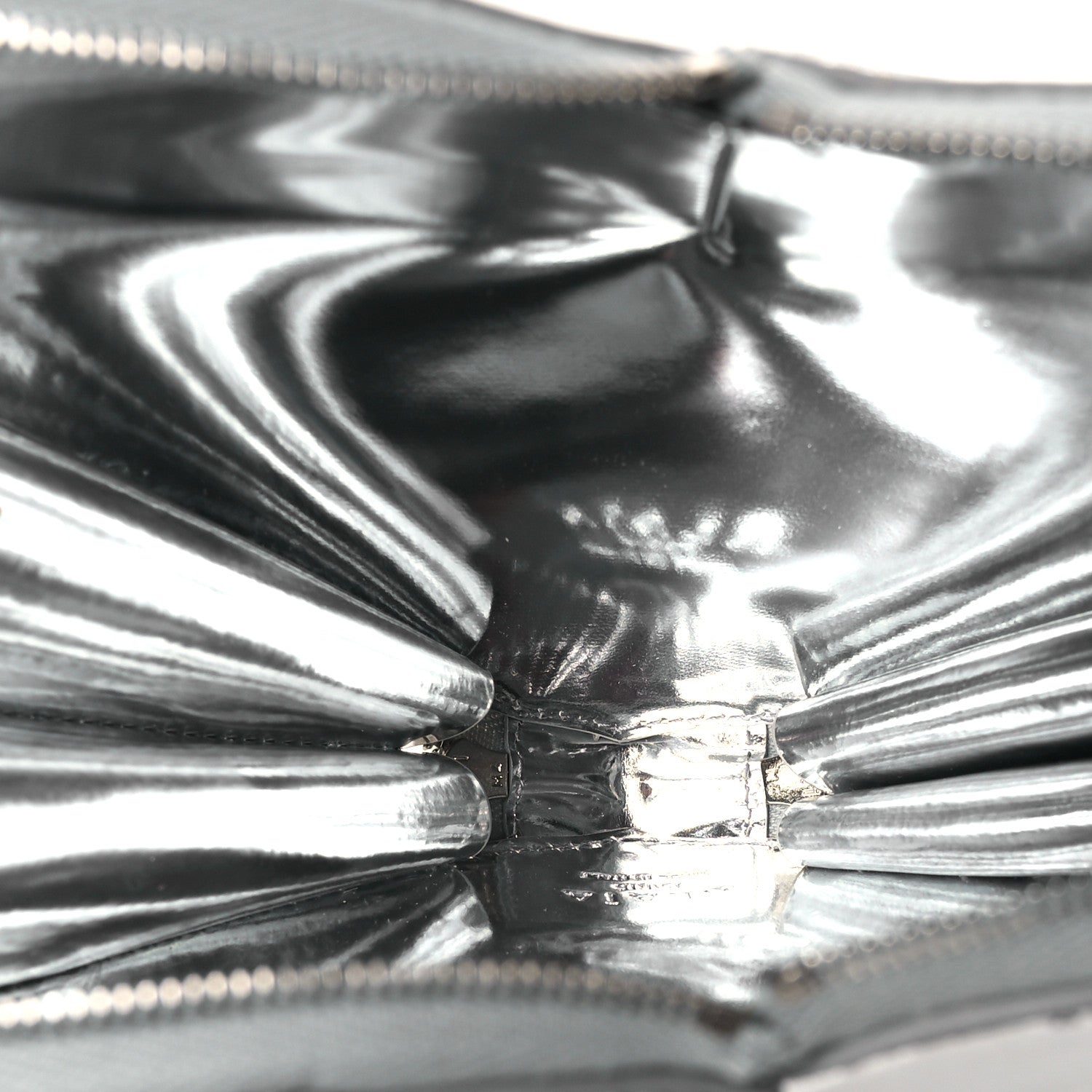 Alaia Laminated Eel Le Coeur Bag Argent 5 of 9