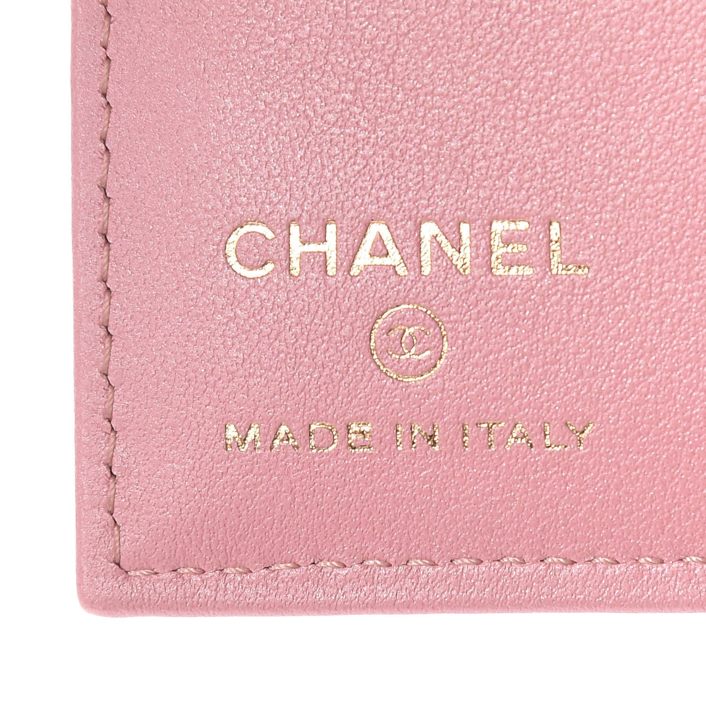 Iridescent Caviar Quilted Passport Holder Pink