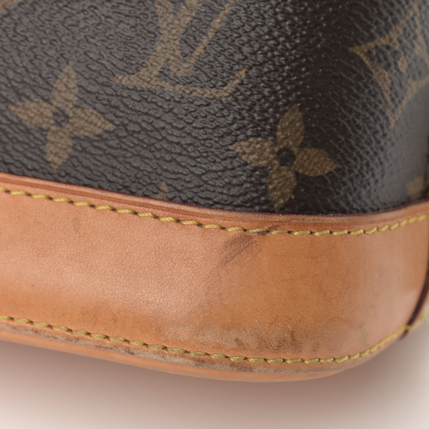 Louis Vuitton Monogram Alma BB 14 of 17