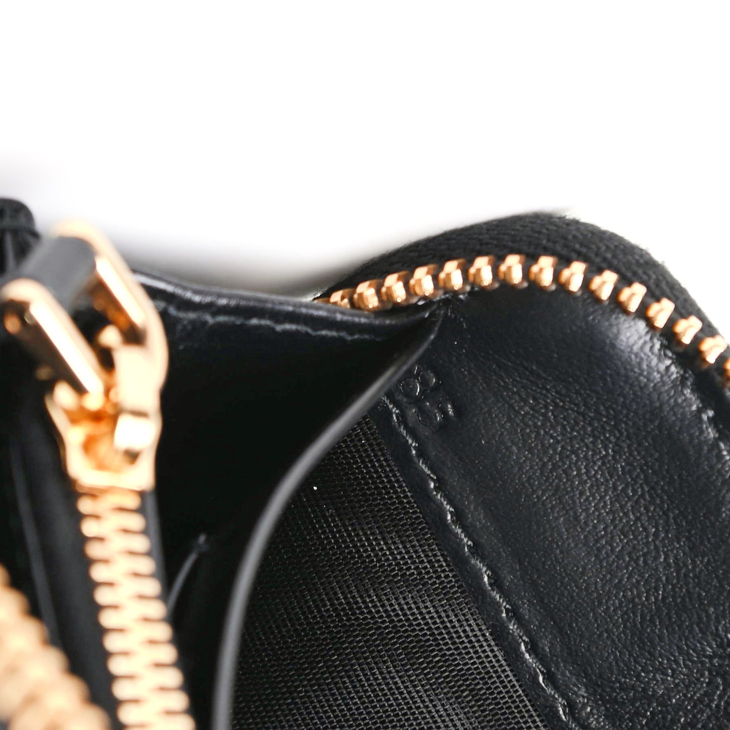 Vitello Move Triangle Compact Zip Wallet Black