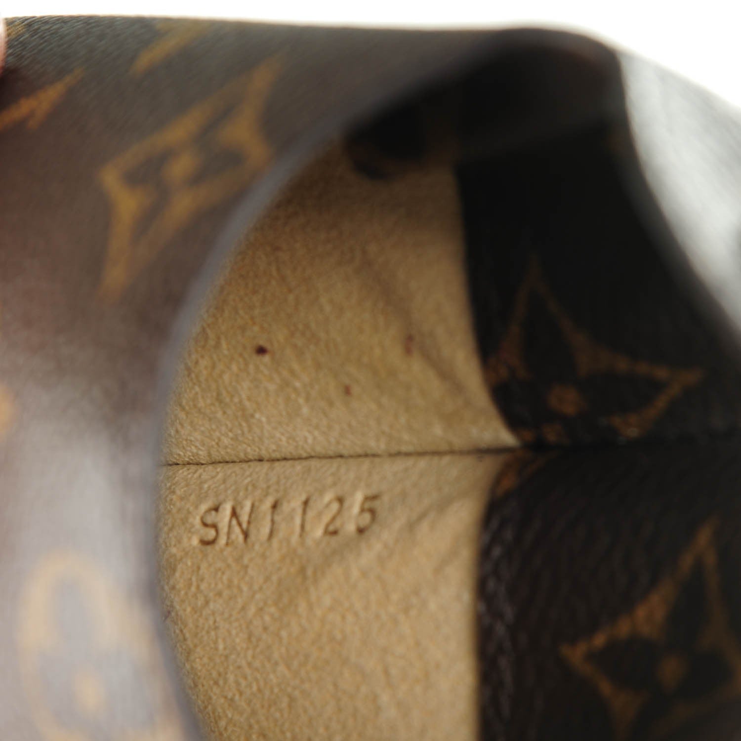 Louis Vuitton Monogram Sunglasses Case MM 7 of 7