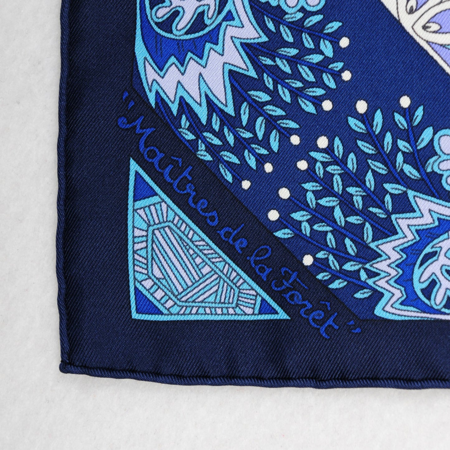 Silk Maitres de la Foret Scarf 90 Marine Lavande Turquoise