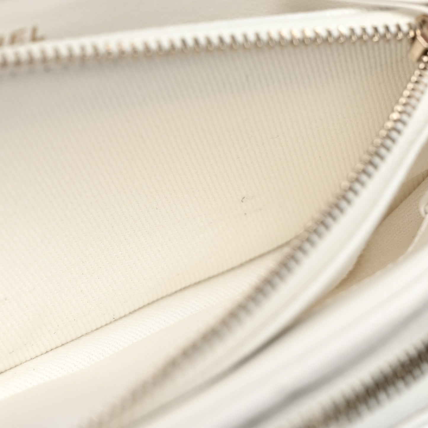 Caviar Quilted Business Affinity Phone Holder With Chain White