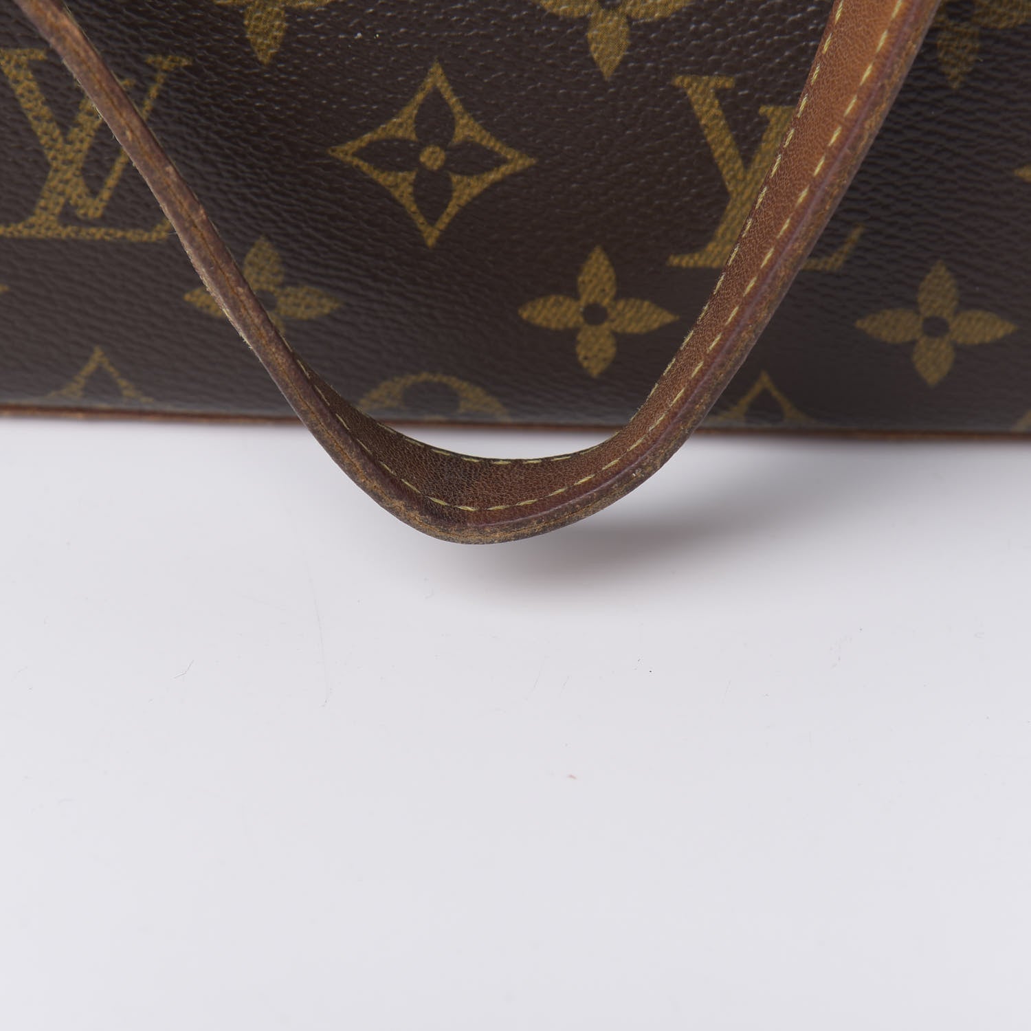 Louis Vuitton Monogram Cabas Mezzo 21 of 21
