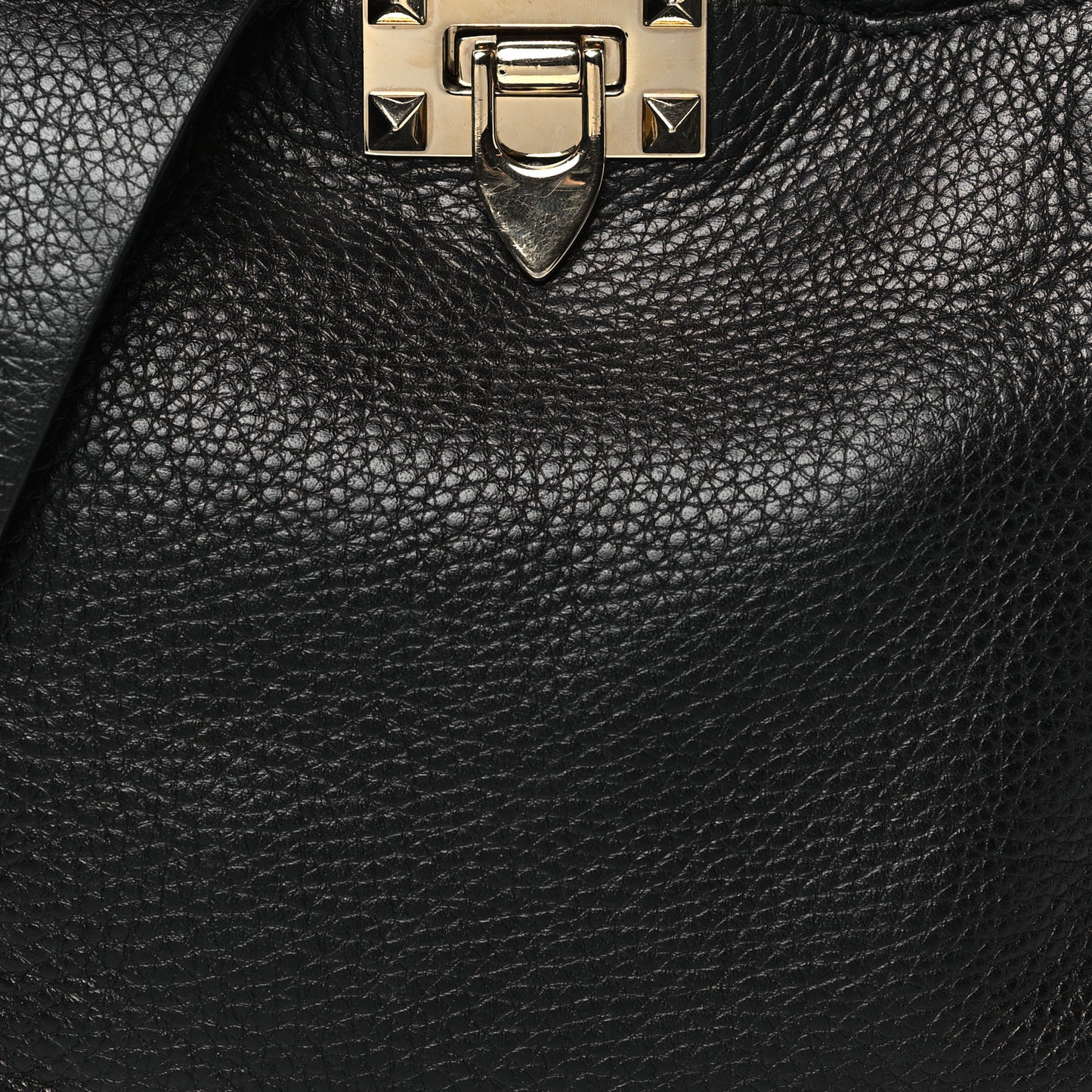 Pebbled Calfskin Mini Rockstud Flip-Lock Messenger Bag Black