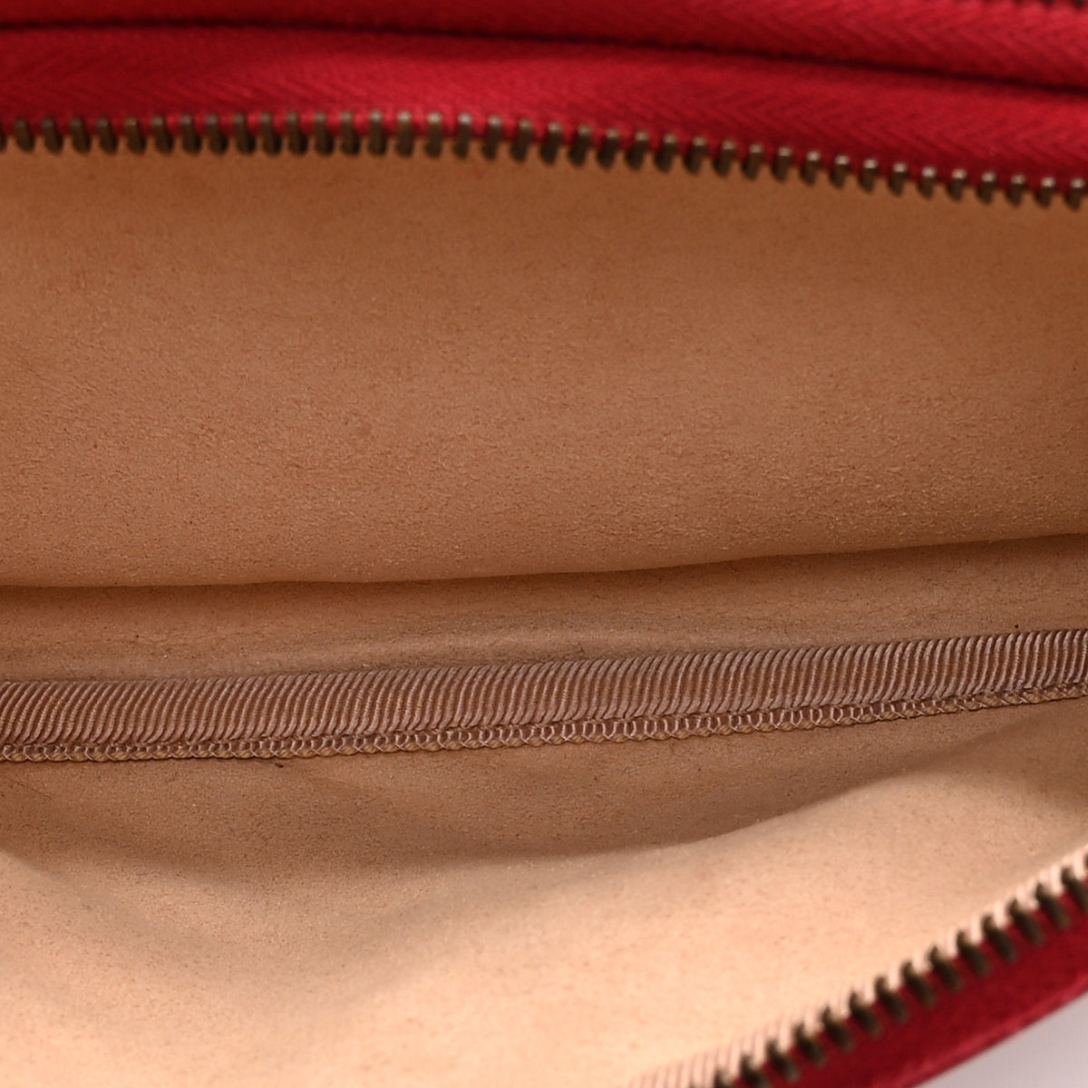 Calfskin Matelasse Mini GG Marmont Chain Crossbody Bag Hibiscus Red