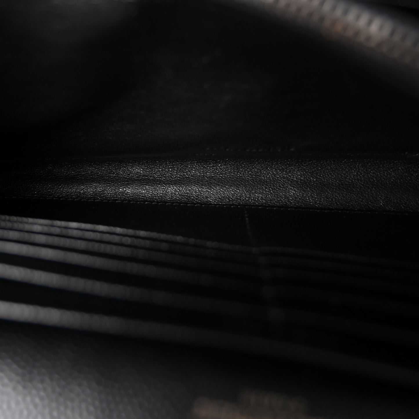 Grain De Poudre Matelasse Chevron Monogram Monochrome Envelope Chain Wallet Black