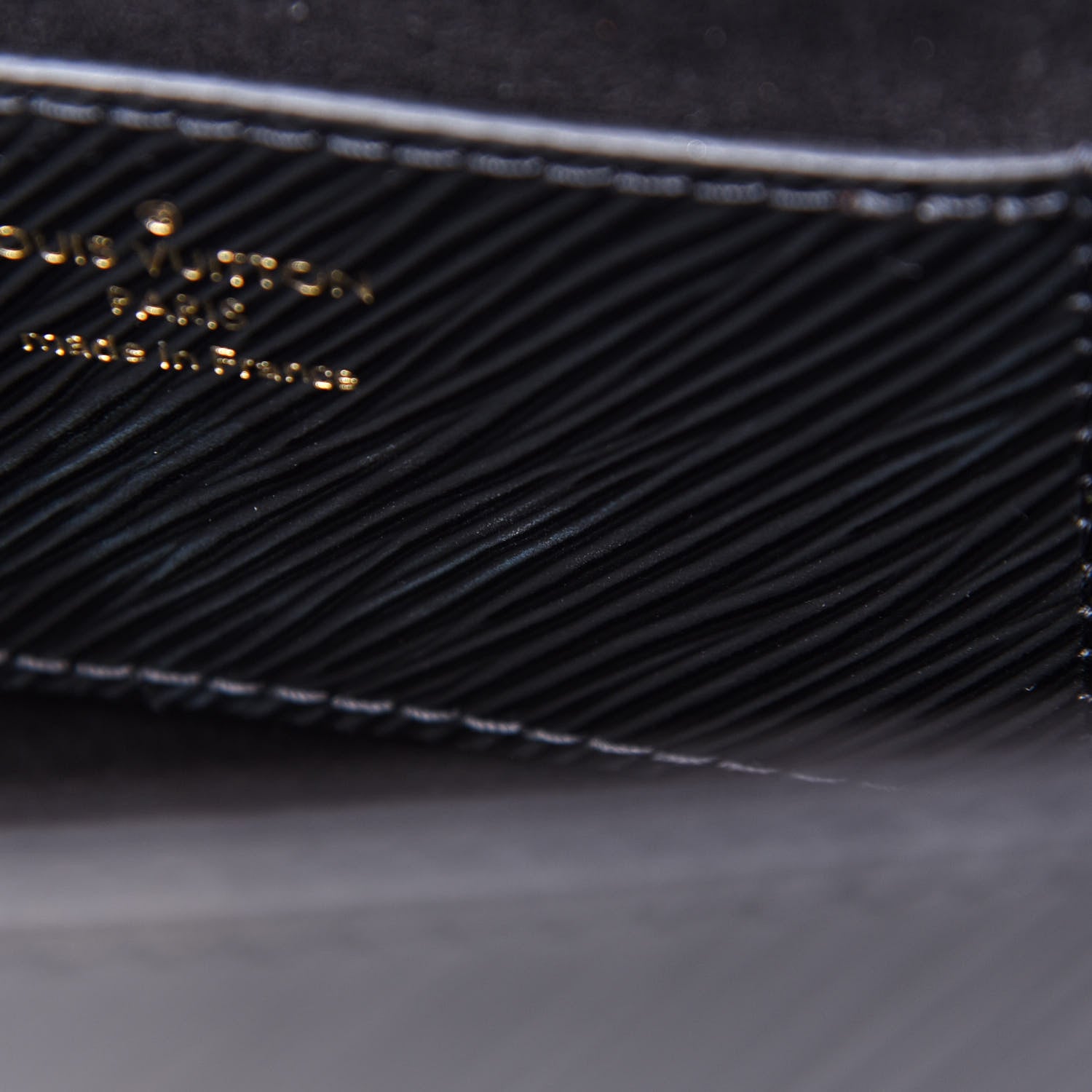 Louis Vuitton Epi Twist Shoulder Bag MM Black 17 of 20