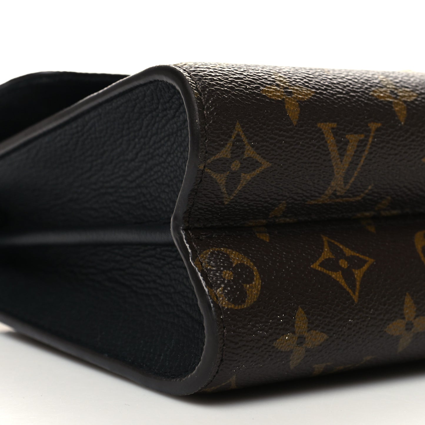 Monogram Victoire Black