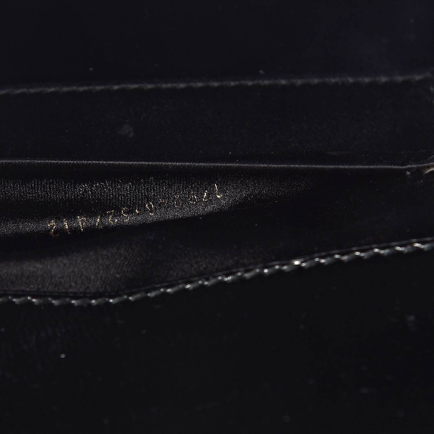 Saint Laurent Textured Patent Monogram Small Belle De Jour Clutch Black 7 of 12