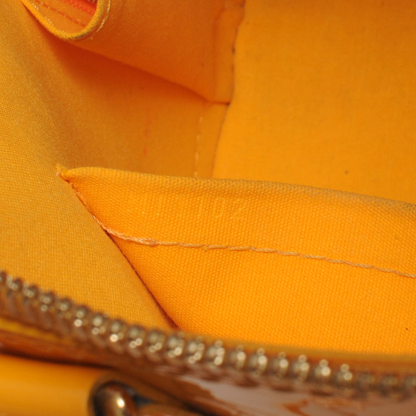 Louis Vuitton Vernis Alma PM Jaune Passion 7 of 7