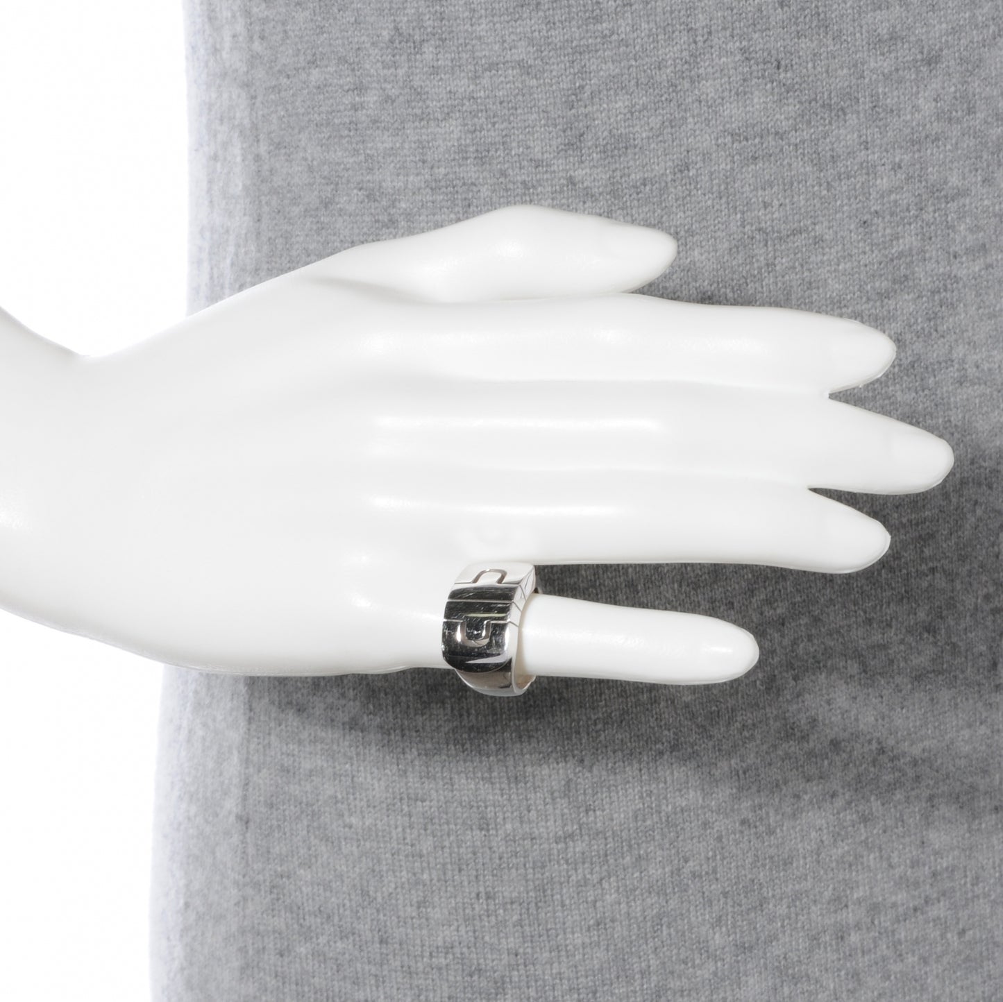 BVLGARI 18k White Gold Parentesi Ring 7.5