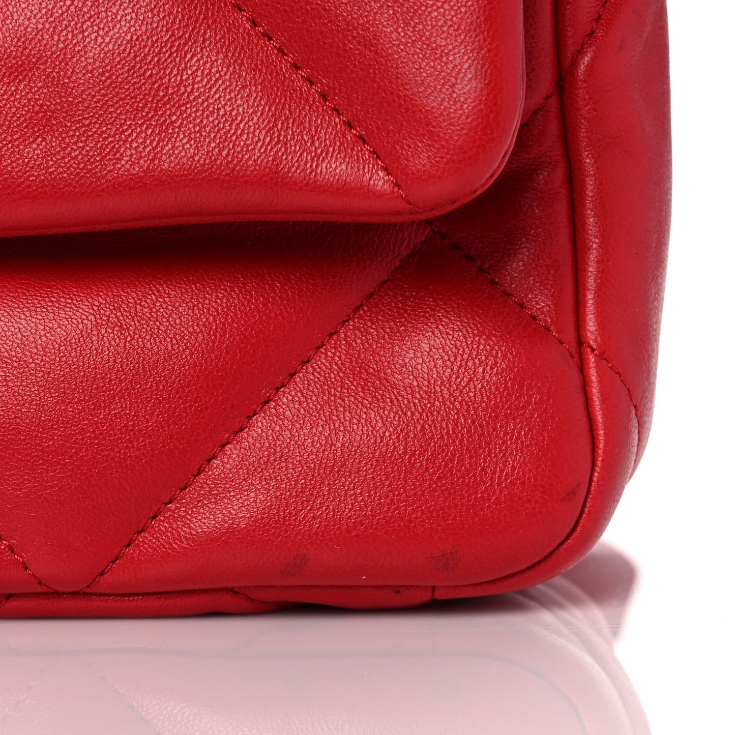 Lambskin Quilted Medium Chanel 19 Flap Red