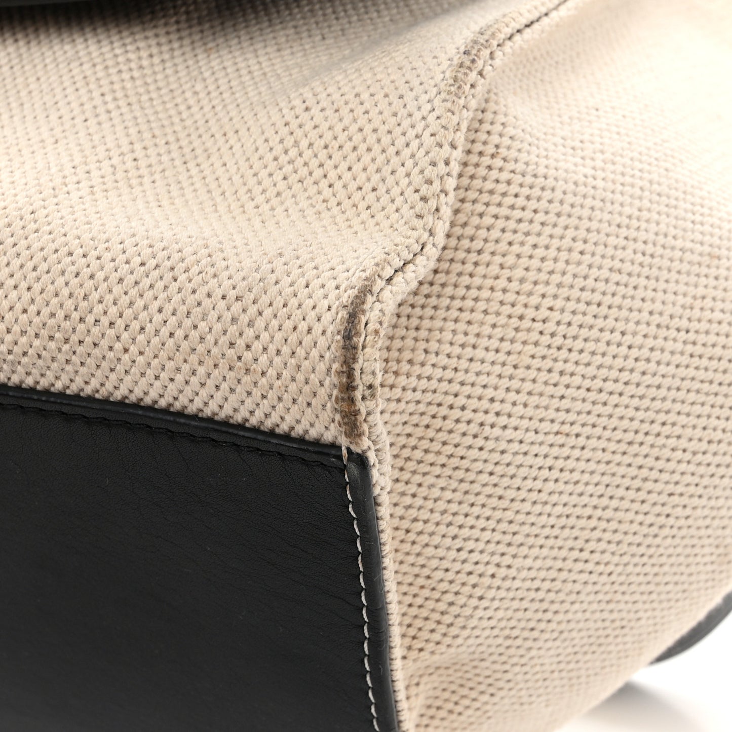 Smooth Calfskin Canvas Medium Trapeze Cream