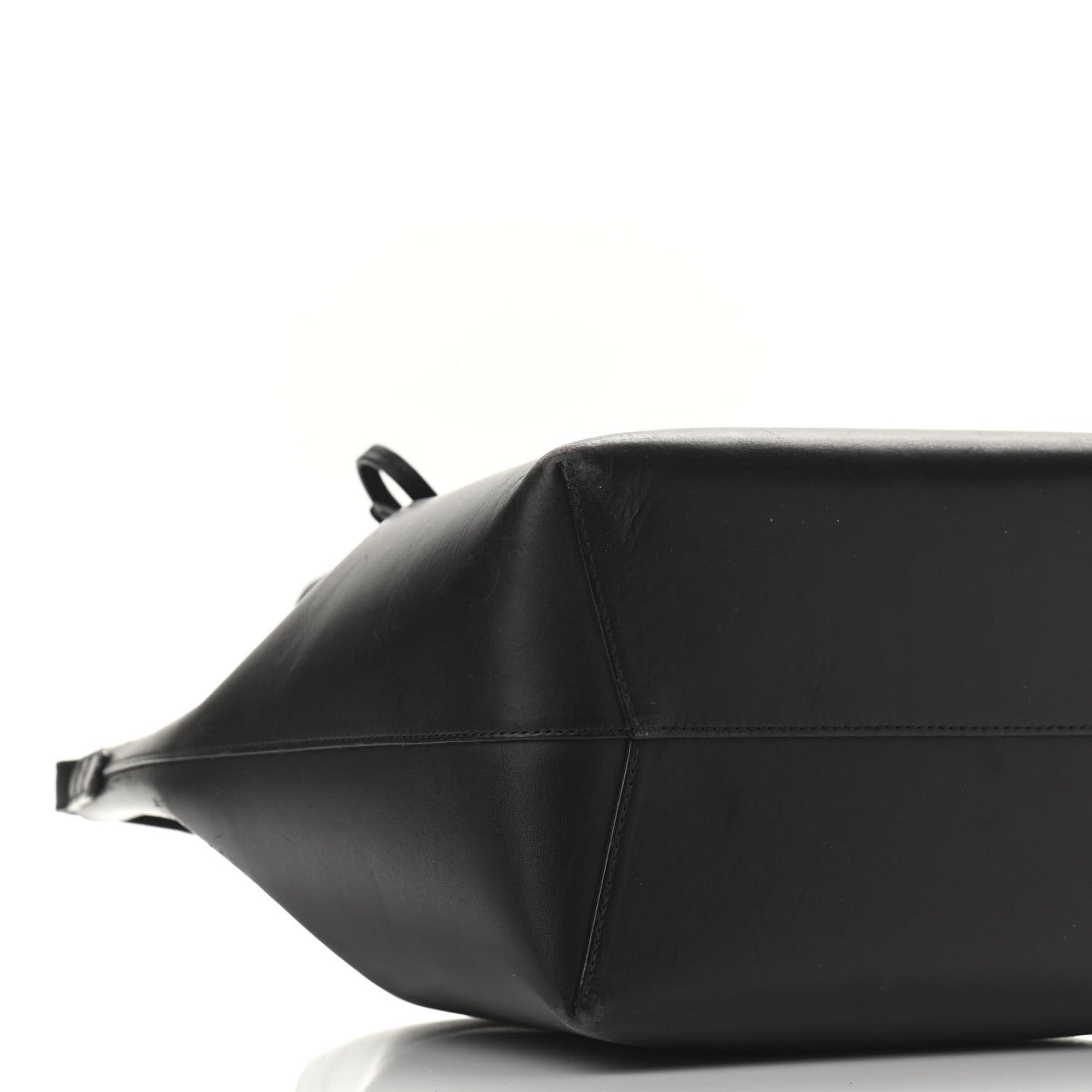 Vegetable Tanned Calfskin Bucket Bag Black Flamma