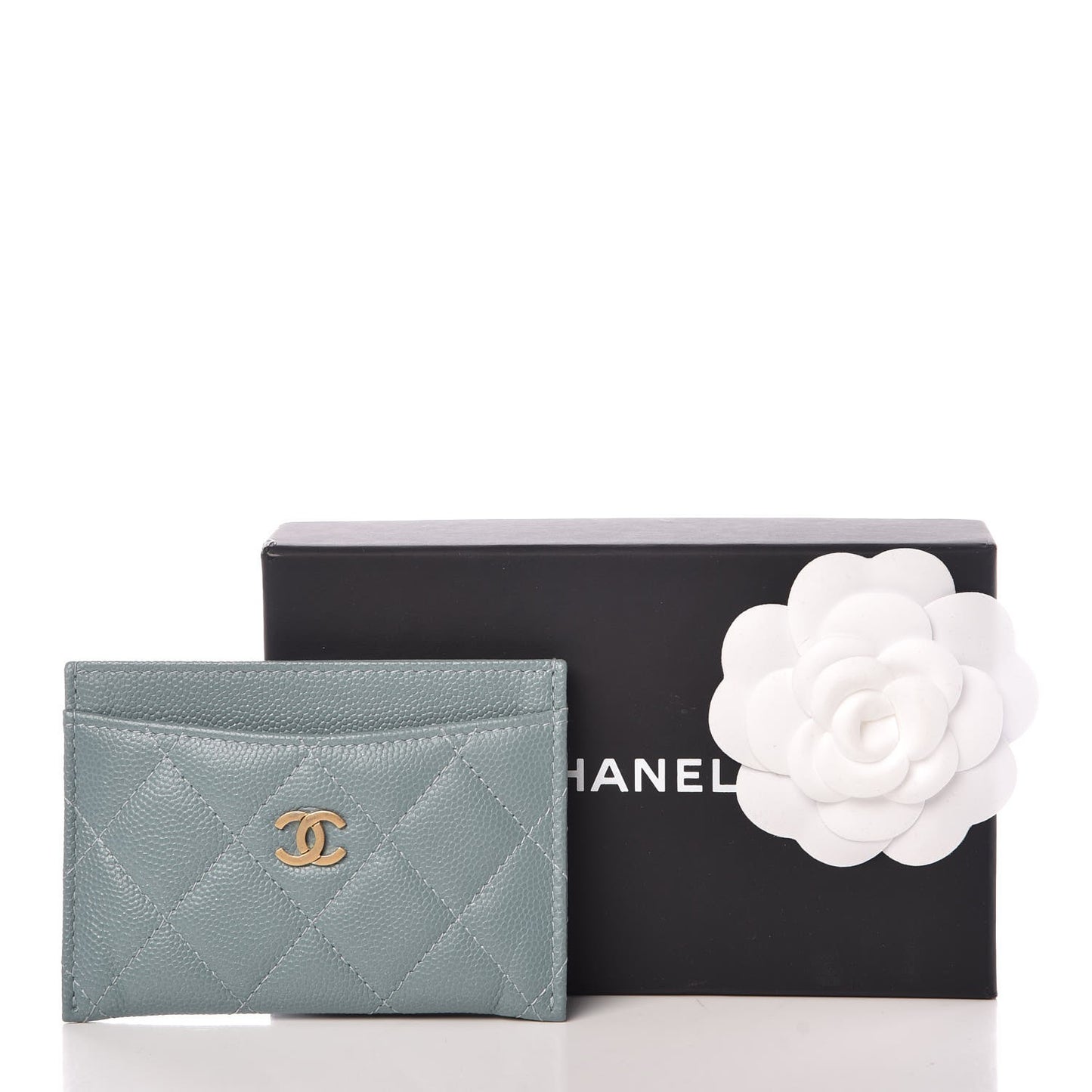 Iridescent Caviar Quilted Card Holder Light Blue
