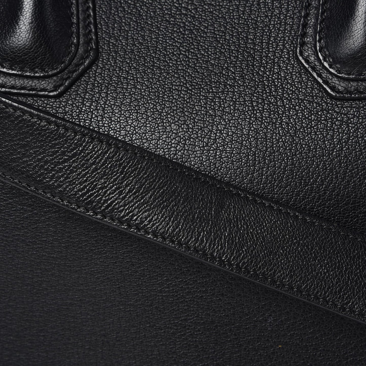 Sugar Goatskin Medium Antigona Black