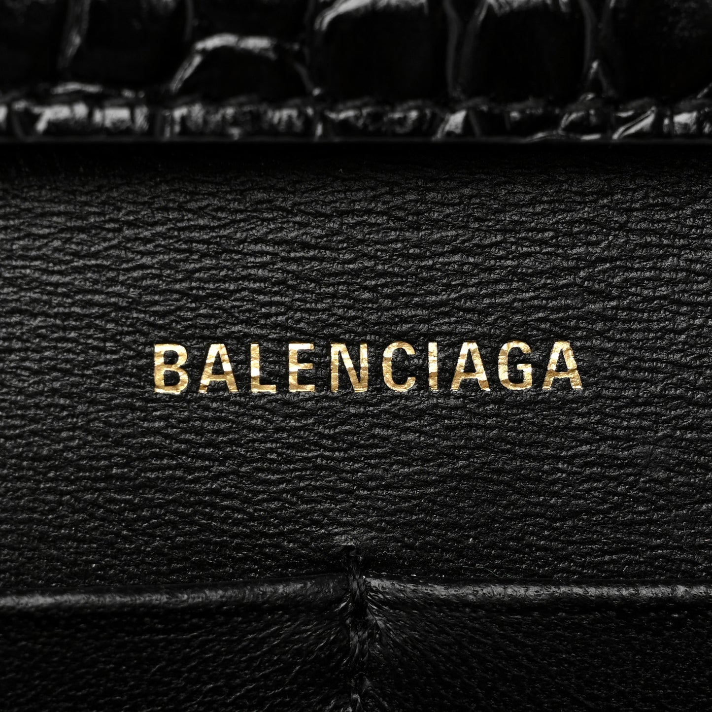 Shiny Calfskin Crocodile Embossed Hourglass Chain Bag Black