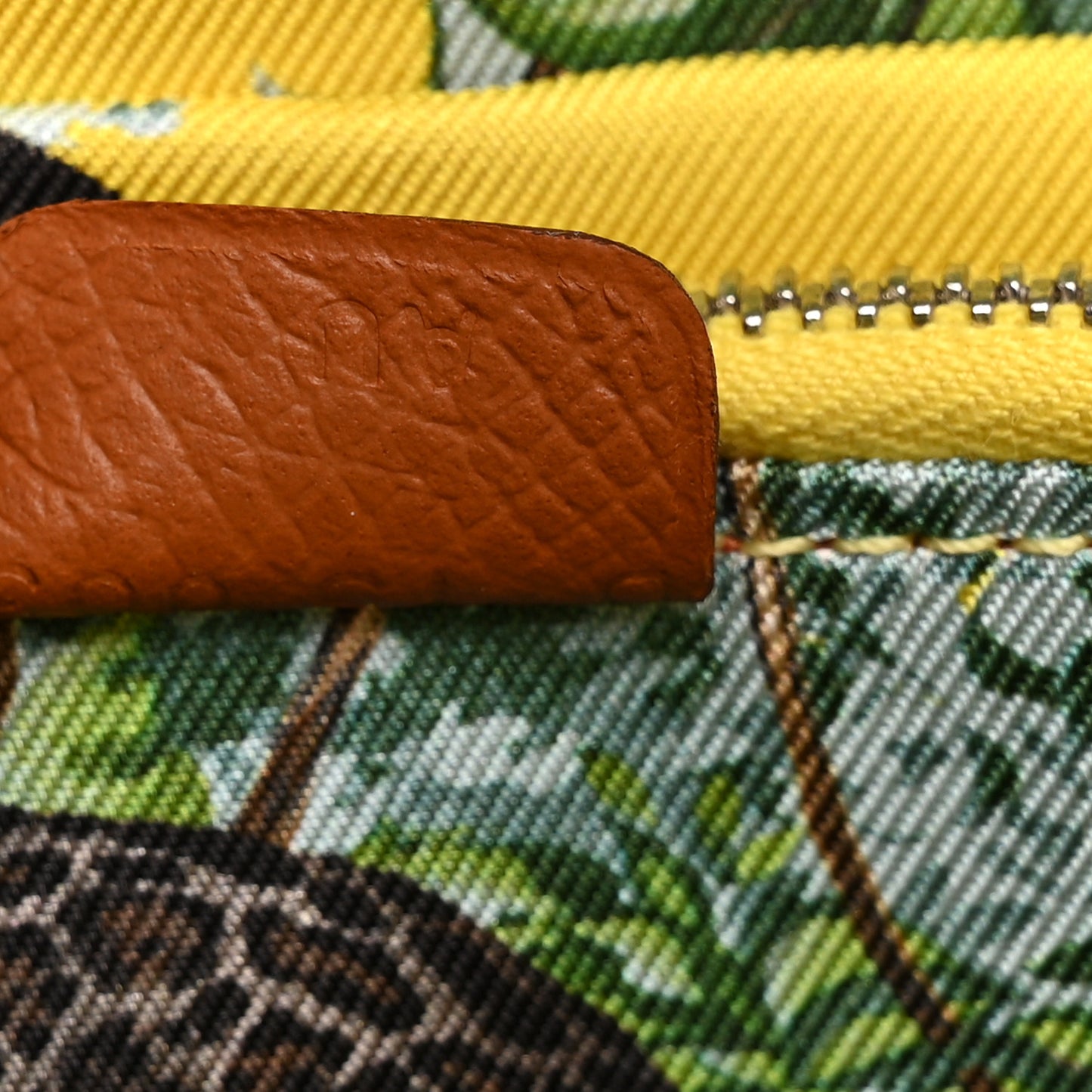 Epsom Silk'In Wallet Gold Jaune De Naples