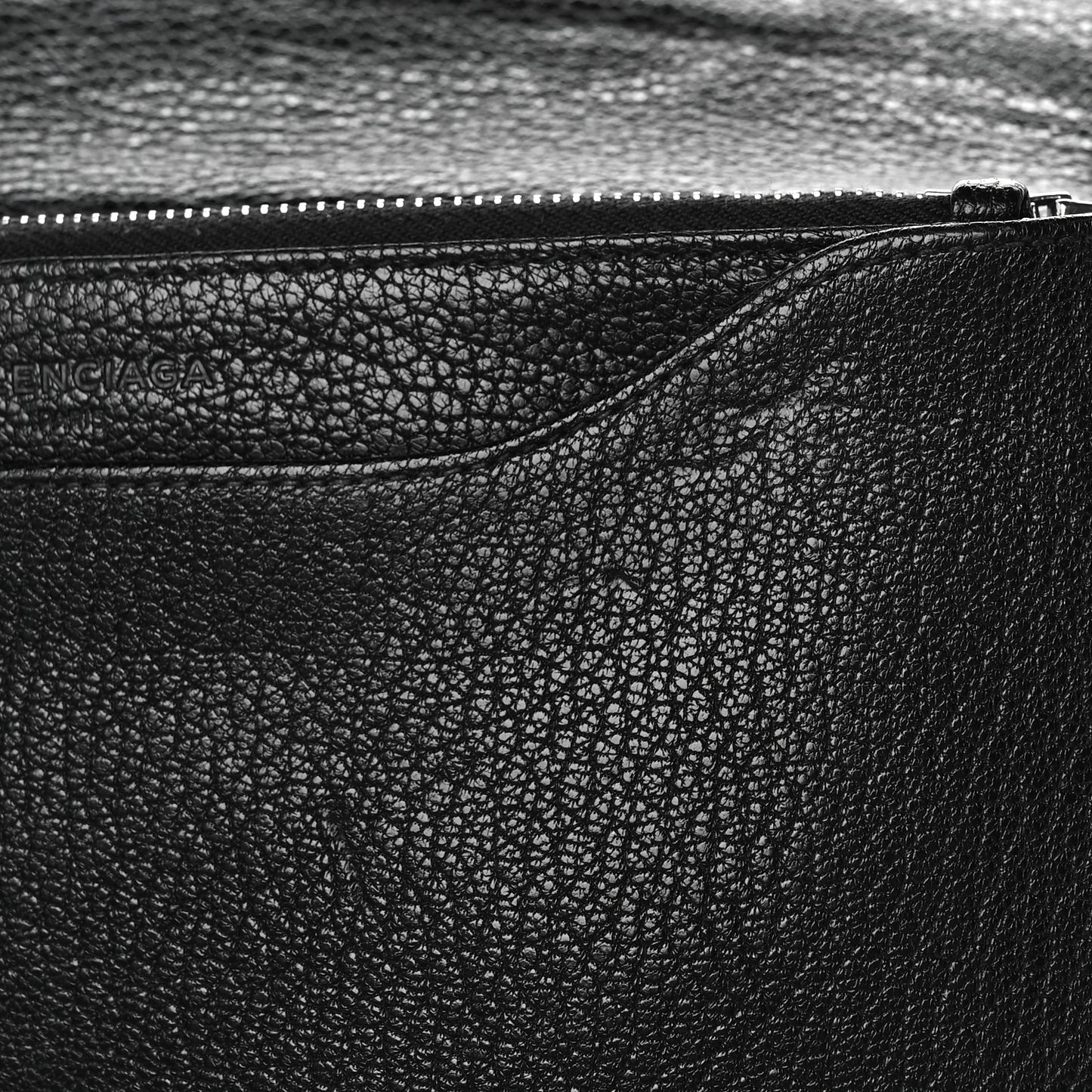 Agneau Silver Metallic Edge Hardware Wallet On Chain Black