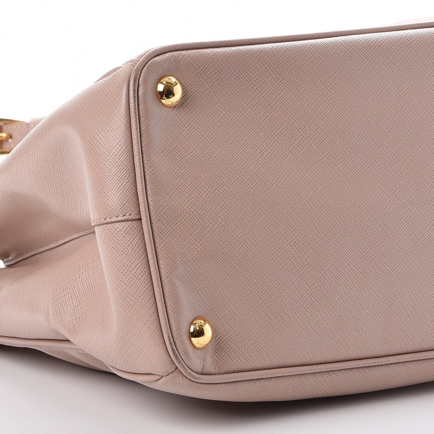 Saffiano Medium Galleria Double Zip Tote Cammeo