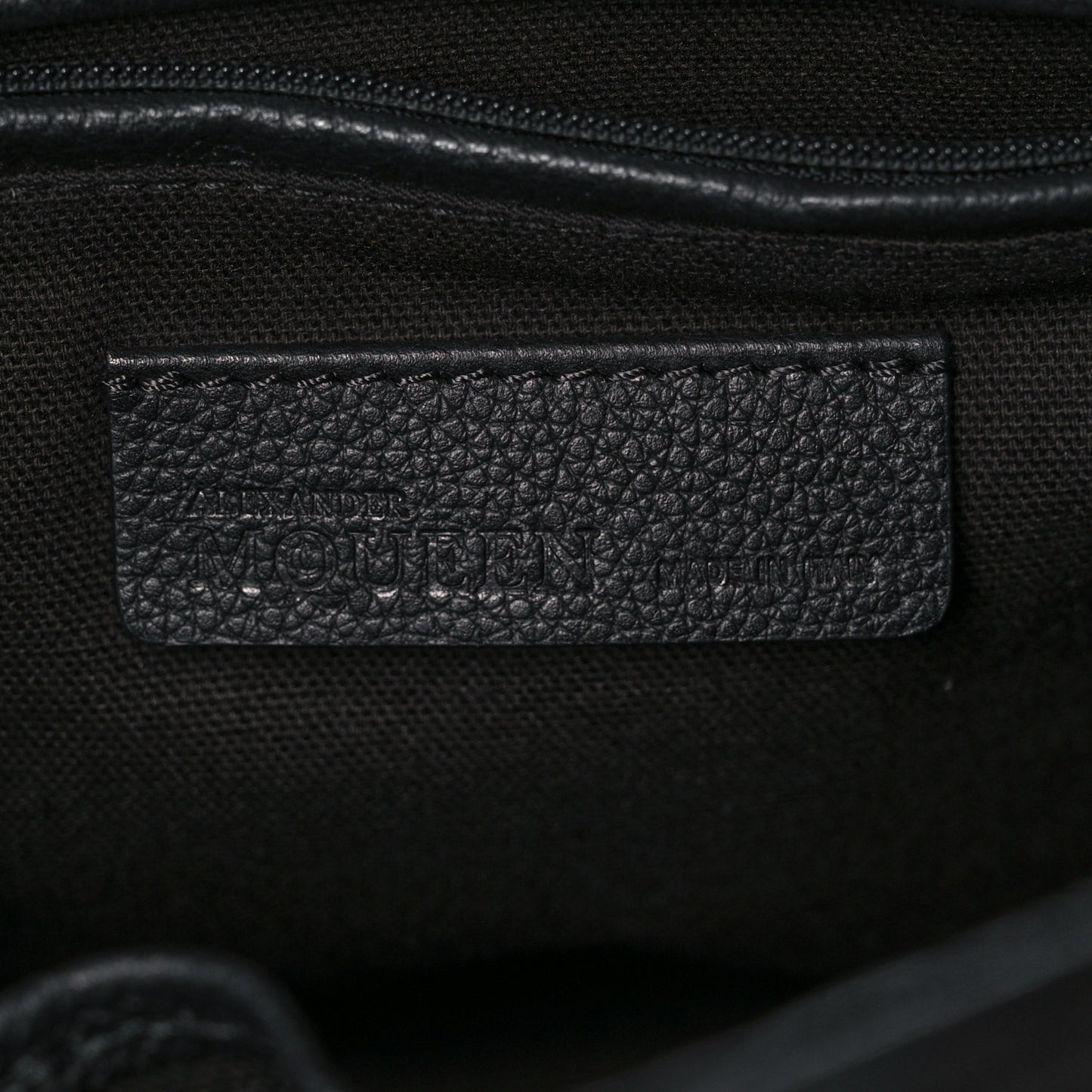 Pebbled Calfskin Small Skull Padlock Zip Around Tote Black