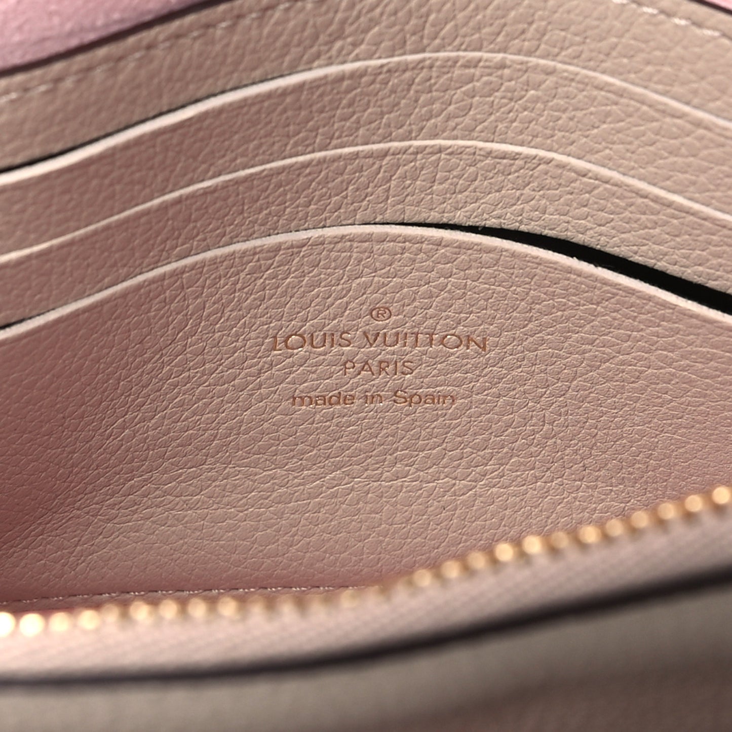 Soft Calfskin My Lockme Chain Pochette Greige