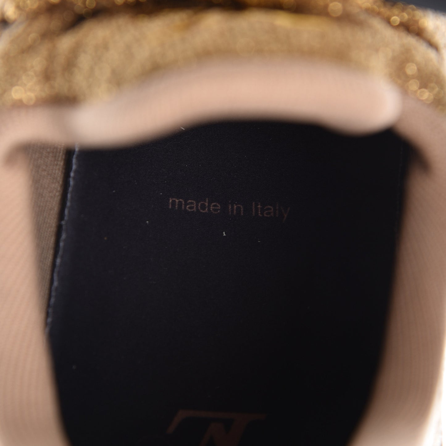 Technical Knit Mens V.N.R Sneakers 8.5 Gold