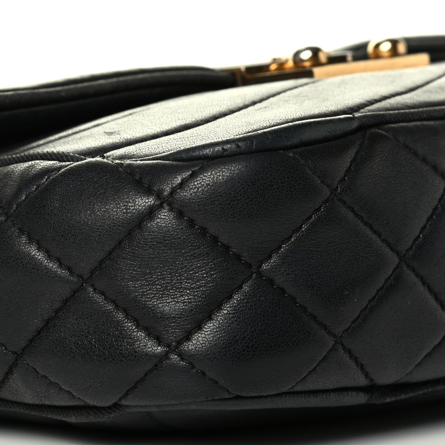 Lambskin Scallop Quilted Medium Pagoda Flap Black